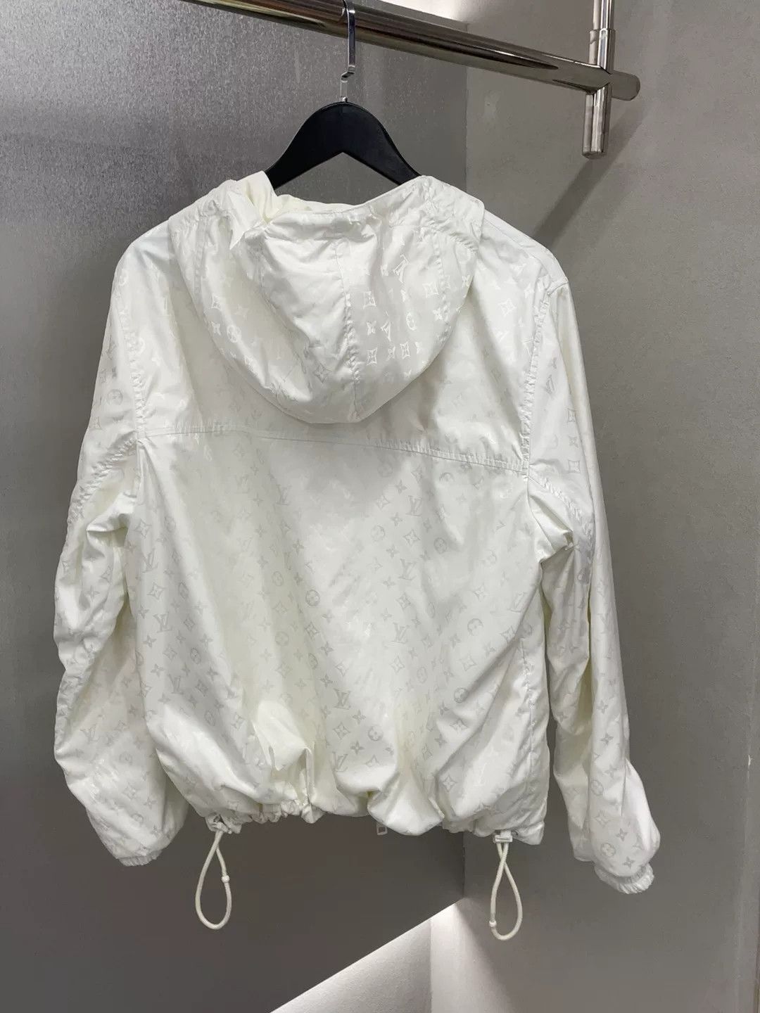 Louis Vuitton Louis Vuitton White Monogram Reversible Coat Size US M / EU 48-50 / 2 - 2 Thumbnail