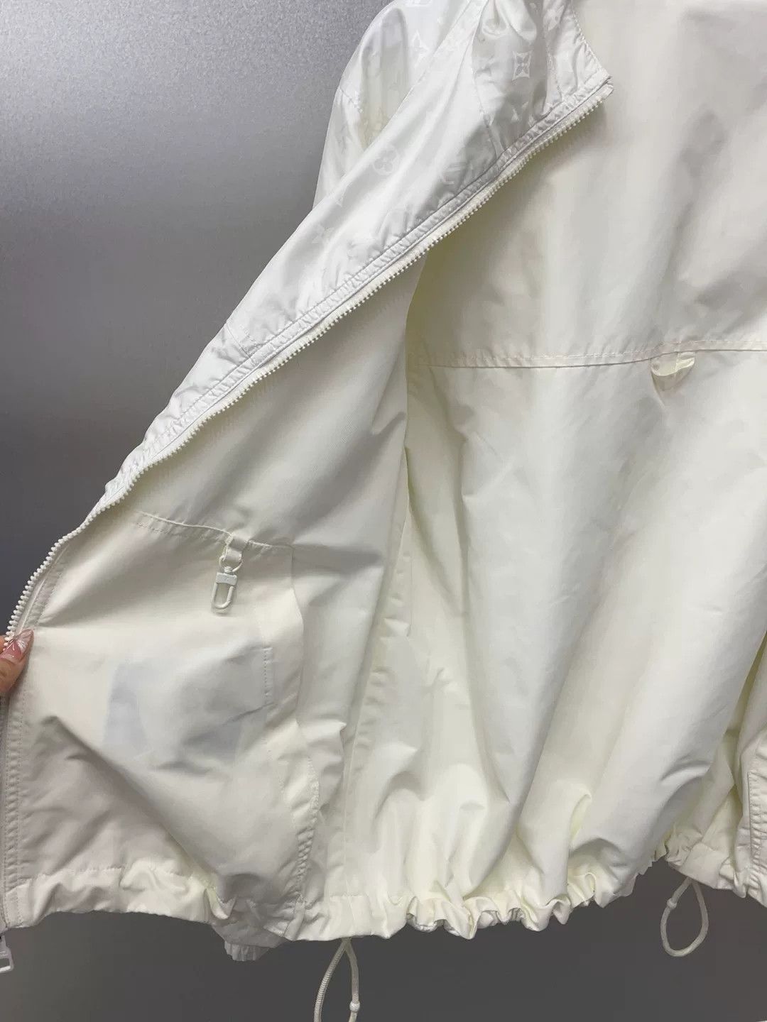 Louis Vuitton Louis Vuitton White Monogram Reversible Coat Size US M / EU 48-50 / 2 - 3 Thumbnail