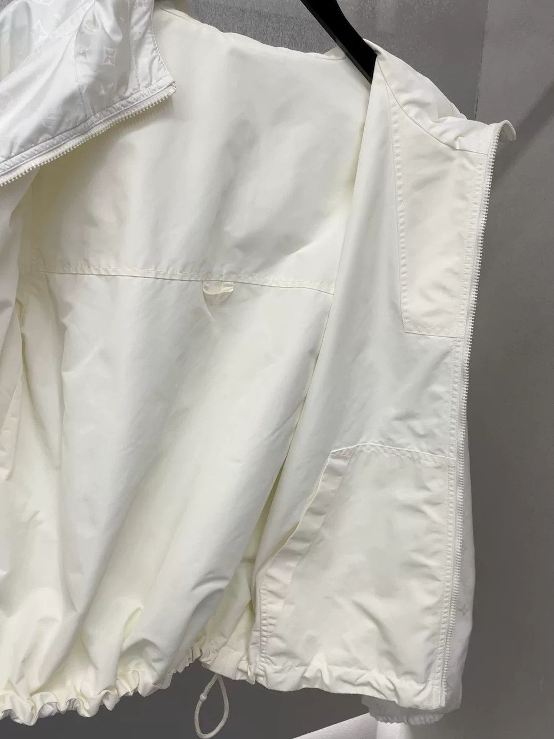 Louis Vuitton Louis Vuitton White Monogram Reversible Coat Size US M / EU 48-50 / 2 - 4 Thumbnail