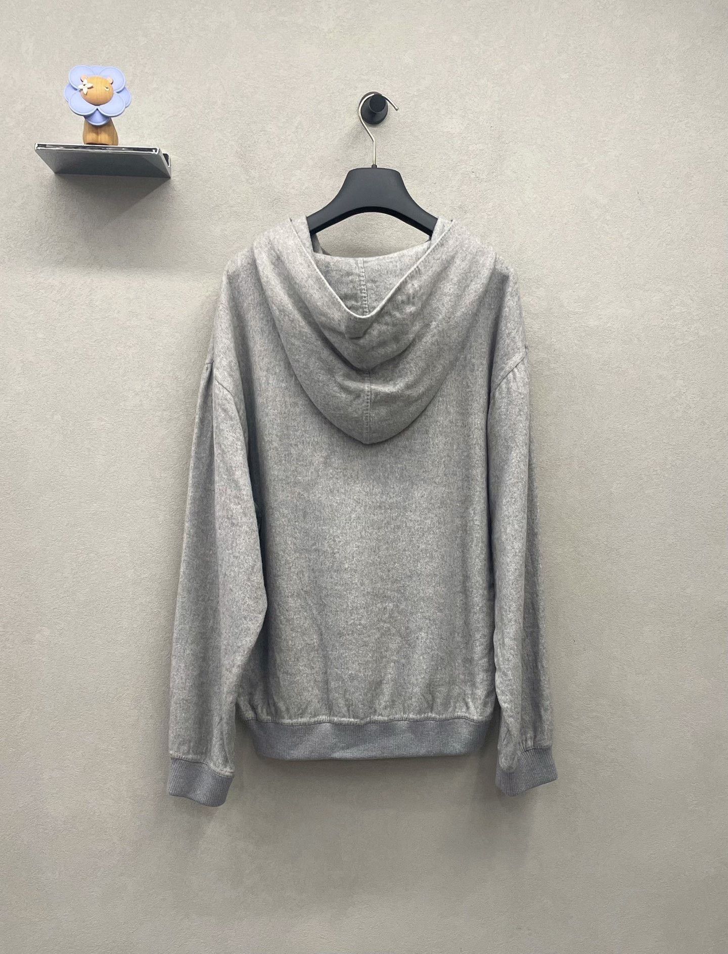 Louis Vuitton LV Gray Cashmere Hoodie Size US L / EU 52-54 / 3 - 2 Thumbnail