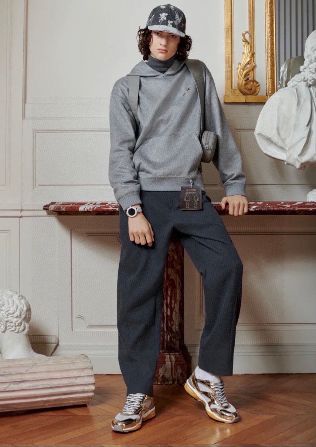 Louis Vuitton LV Gray Cashmere Hoodie Size US L / EU 52-54 / 3 - 7 Thumbnail