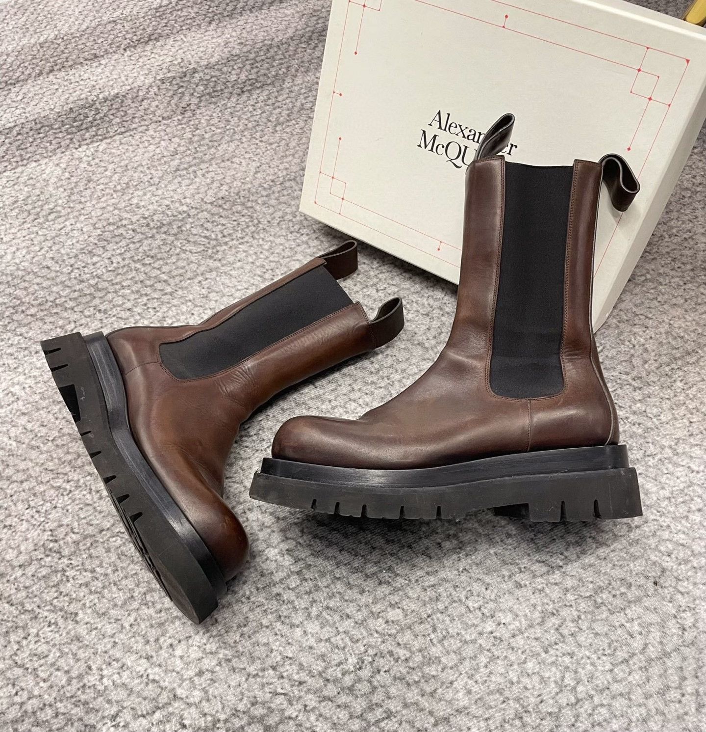 Bottega Veneta Bottega Veneta Brown Thick-Sole Chelsea Boots Size US 9 / IT 39 - 2 Thumbnail