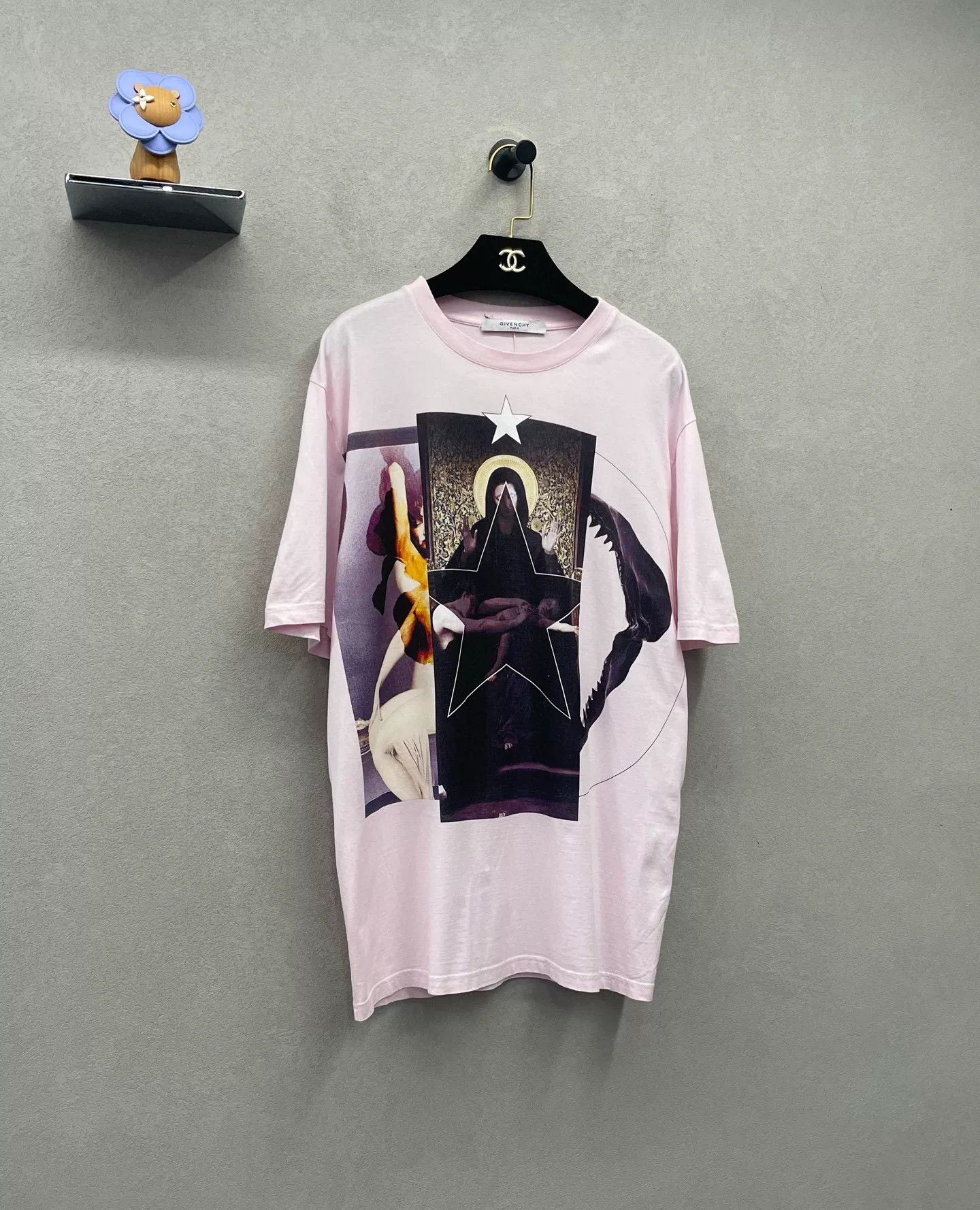 Givenchy Givenchy Light Pink Printed Short-Sleeve Size M / US 6-8 / IT 42-44 - 2 Thumbnail