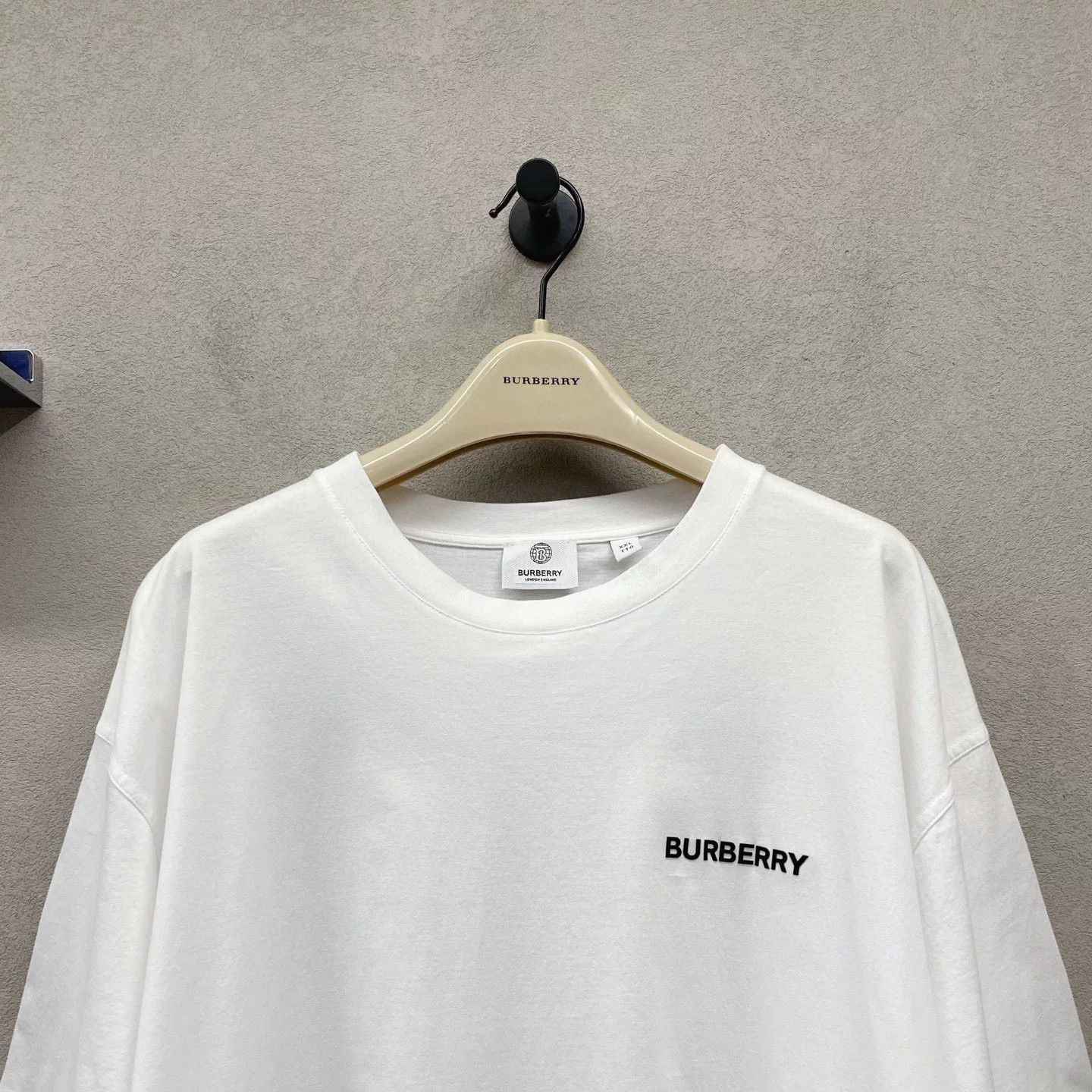 Burberry Burberry White Back Logo Short-Sleeve T-Shirt Size US XXL / EU 58 / 5 - 4 Thumbnail