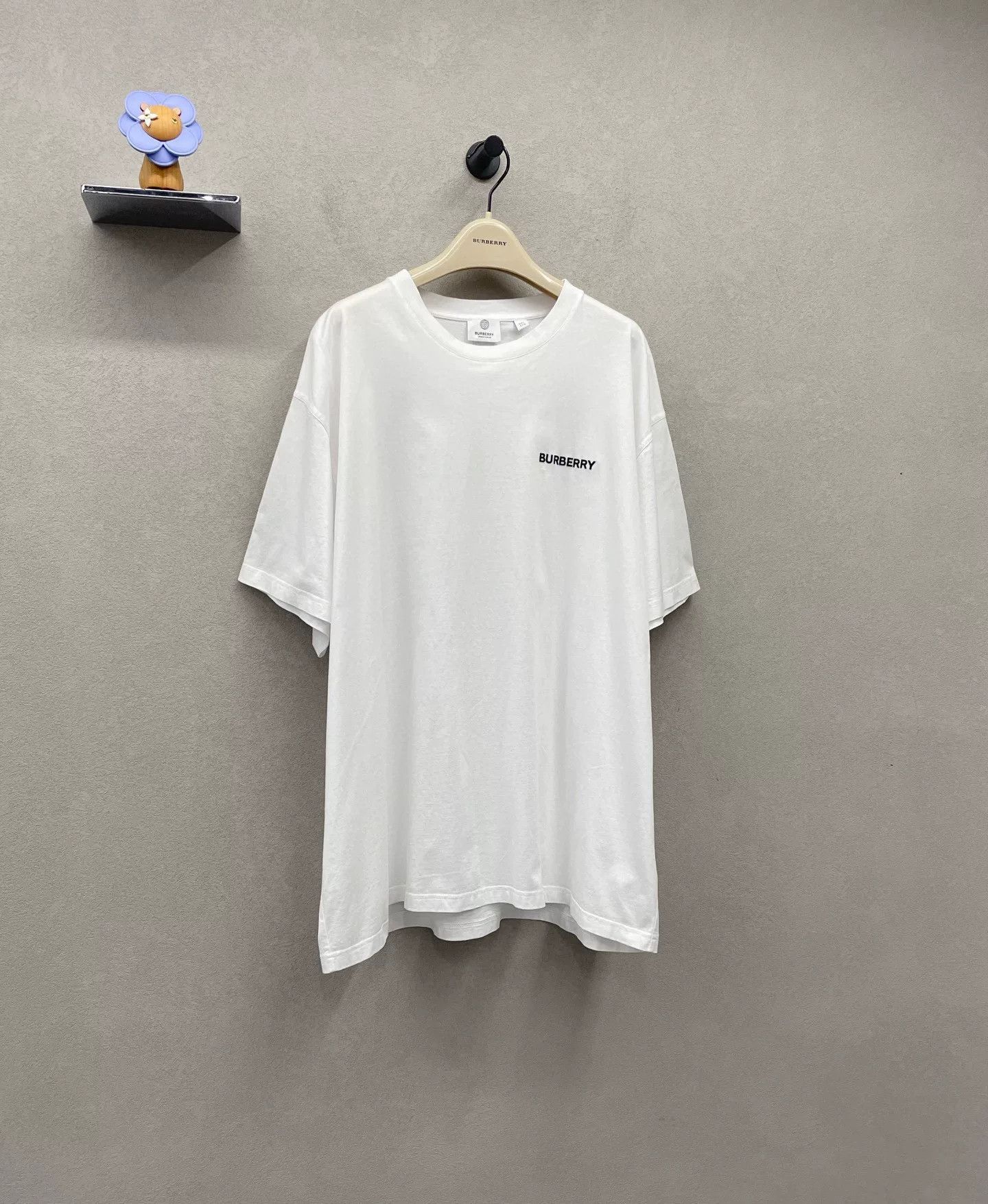 Burberry Burberry White Back Logo Short-Sleeve T-Shirt Size US XXL / EU 58 / 5 - 2 Thumbnail