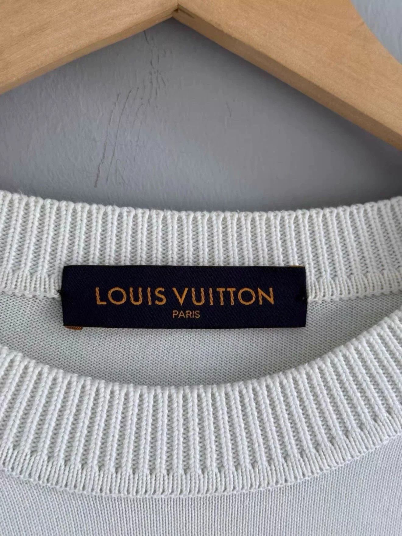 Louis Vuitton Louis Vuitton White Embroidered Knit XL Size US XL / EU 56 / 4 - 3 Thumbnail