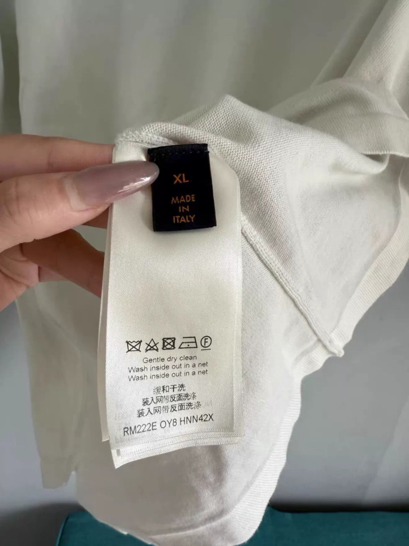Louis Vuitton Louis Vuitton White Embroidered Knit XL Size US XL / EU 56 / 4 - 4 Thumbnail