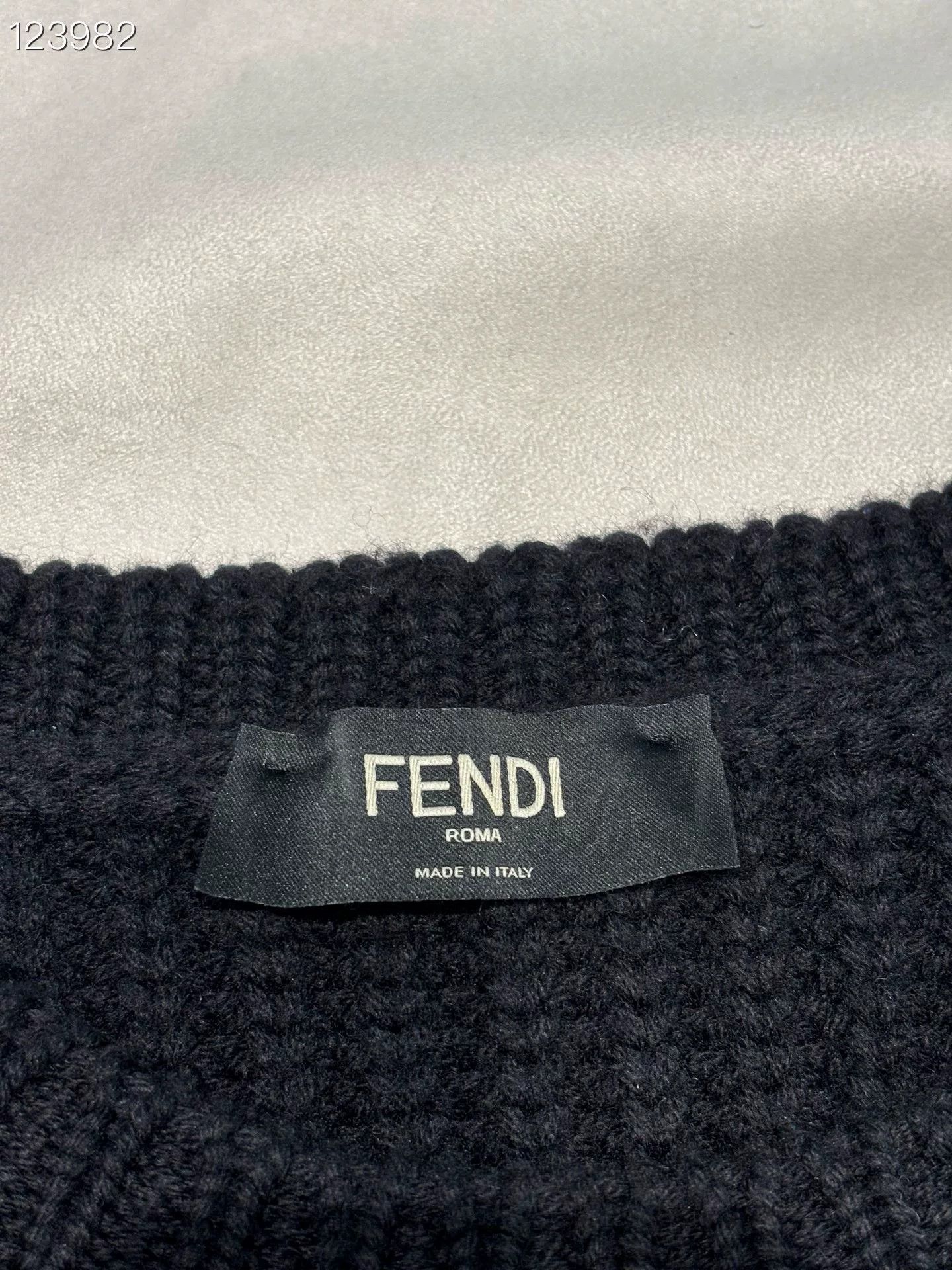Fendi Fendi Black Wool Knit Sweater Size US M / EU 48-50 / 2 - 3 Thumbnail