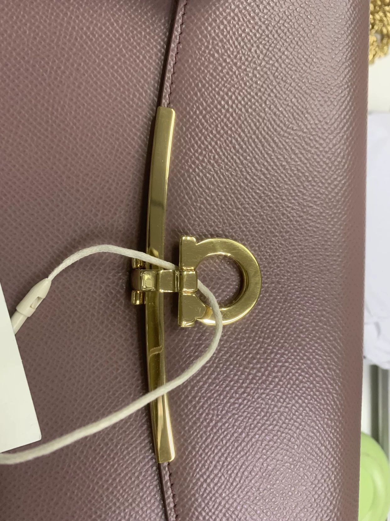 Salvatore Ferragamo Salvatore Ferragamo Gold Shoulder Bag 22 Women Size ONE SIZE - 9 Thumbnail