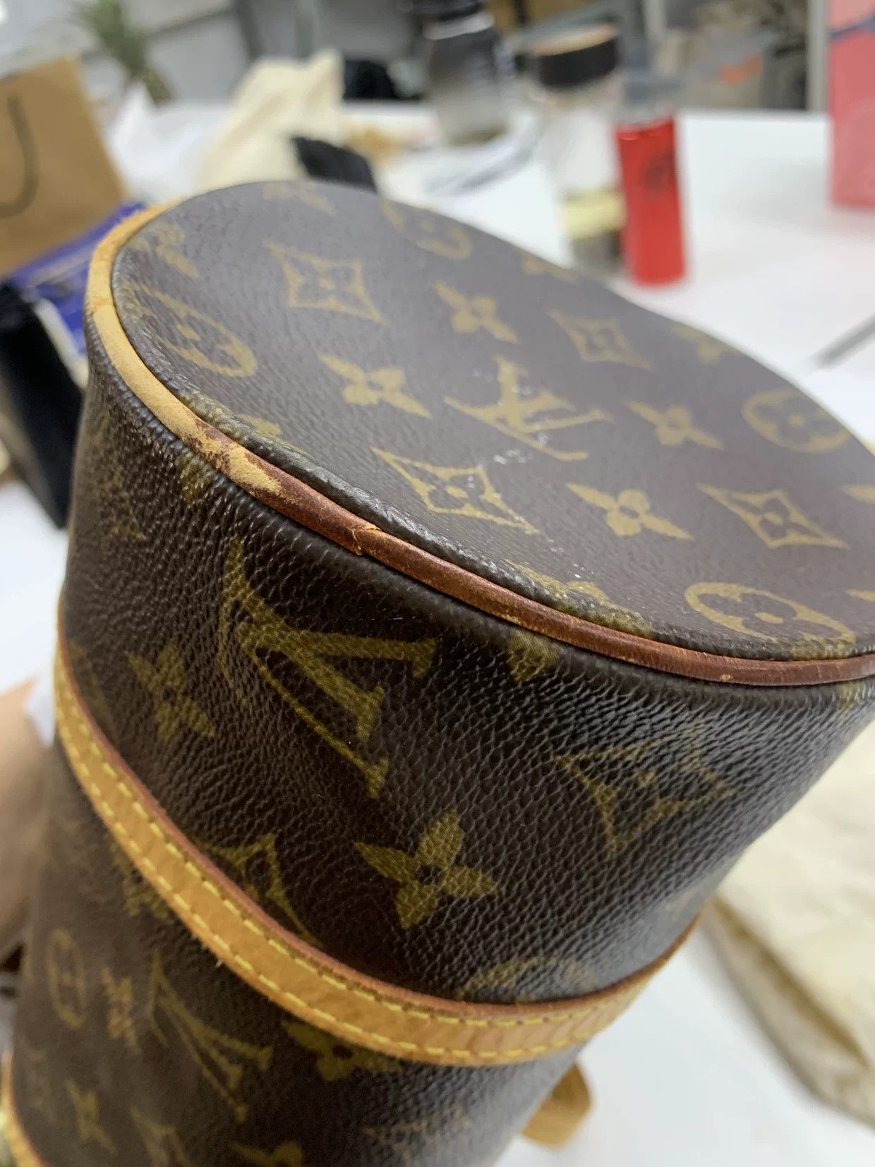 Louis Vuitton Louis Vuitton Retro Printed Gold Shoulder Bag 26 Women Size ONE SIZE - 8 Thumbnail