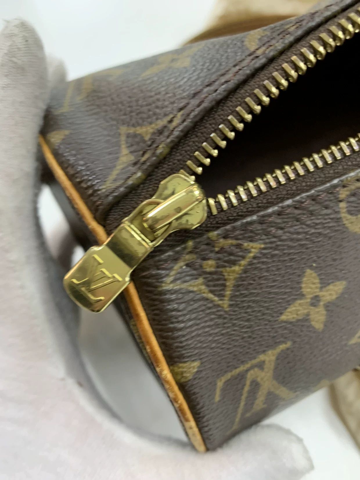 Louis Vuitton Louis Vuitton Retro Printed Gold Shoulder Bag 26 Women Size ONE SIZE - 9 Thumbnail