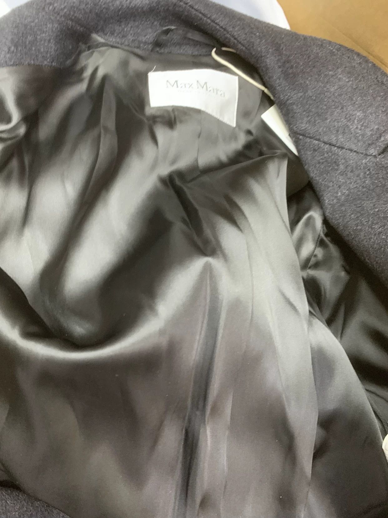 Salvatore Ferragamo Salvatore Ferragamo Coat M Women Size M / US 6-8 / IT 42-44 - 6 Thumbnail