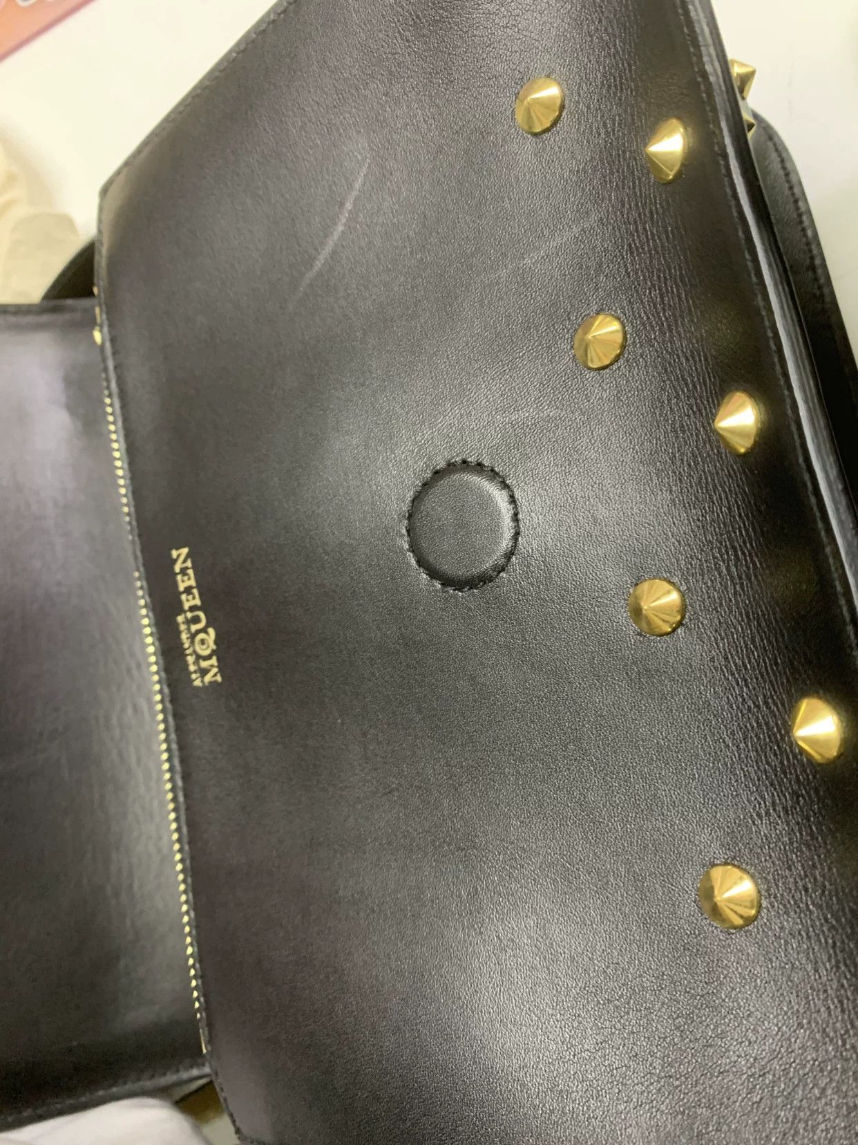 Alexander McQueen Alexander McQueen Gold Shoulder Bag 23 Women Size ONE SIZE - 9 Thumbnail