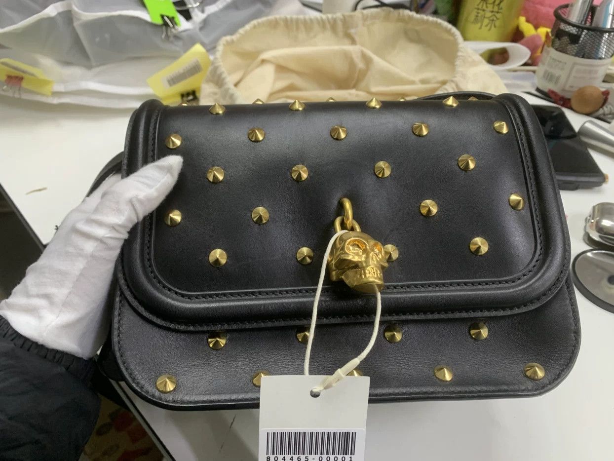 Alexander McQueen Alexander McQueen Gold Shoulder Bag 23 Women Size ONE SIZE - 6 Thumbnail