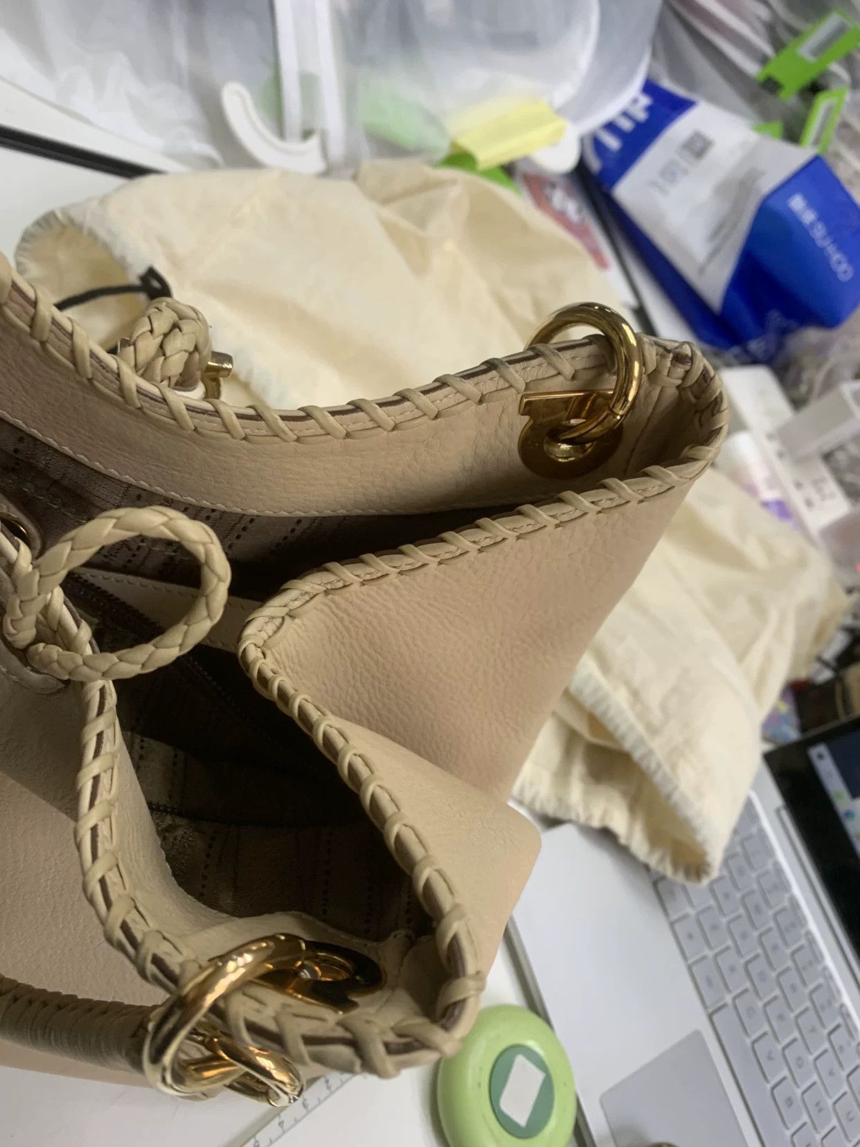 Salvatore Ferragamo Salvatore Ferragamo Gold Shoulder Bag 32 Women Size ONE SIZE - 6 Thumbnail