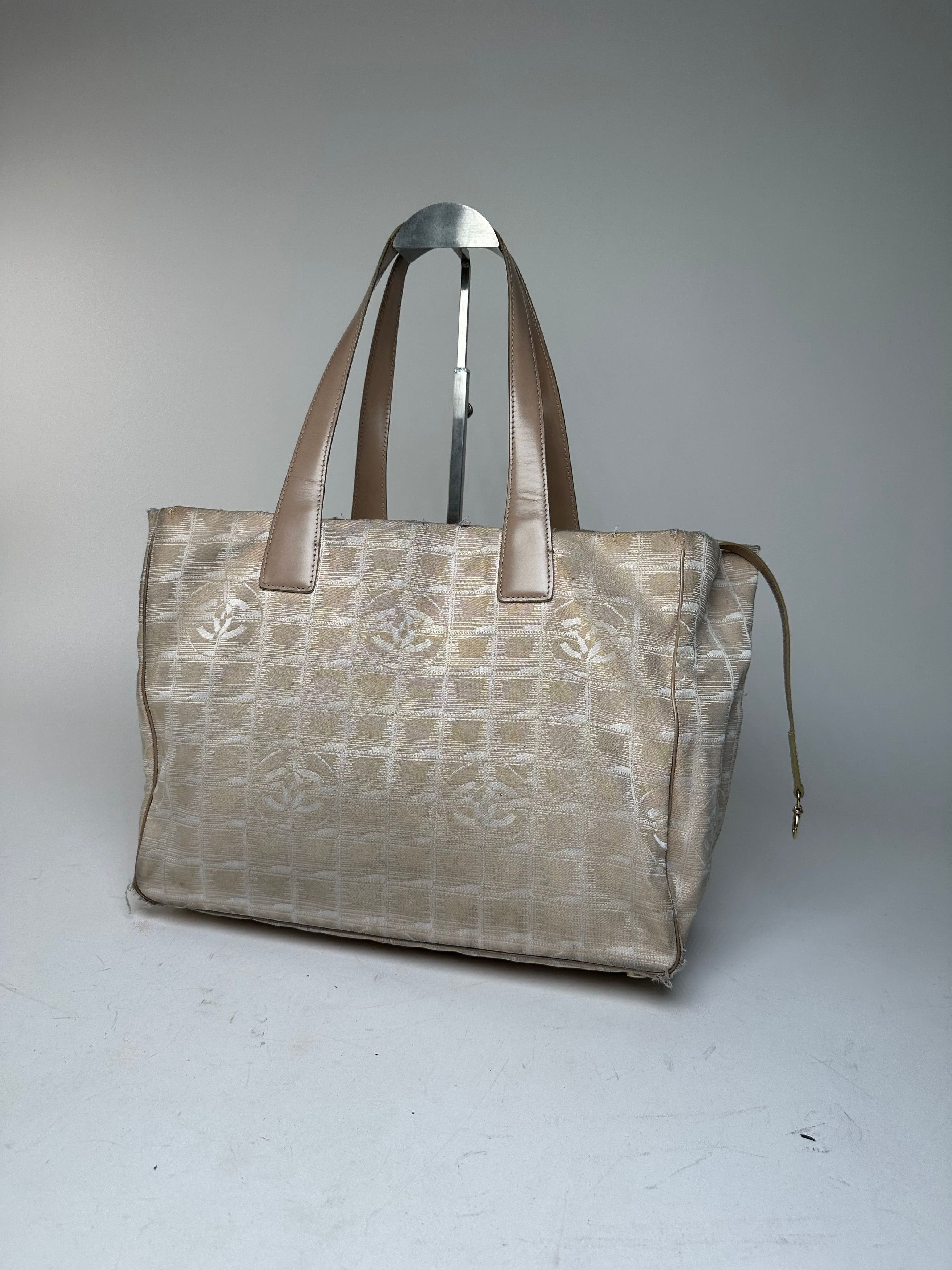 Chanel Vintage Monogram New Travel Line Canvas Leather Tote Bag Bei Size ONE SIZE - 7 Thumbnail