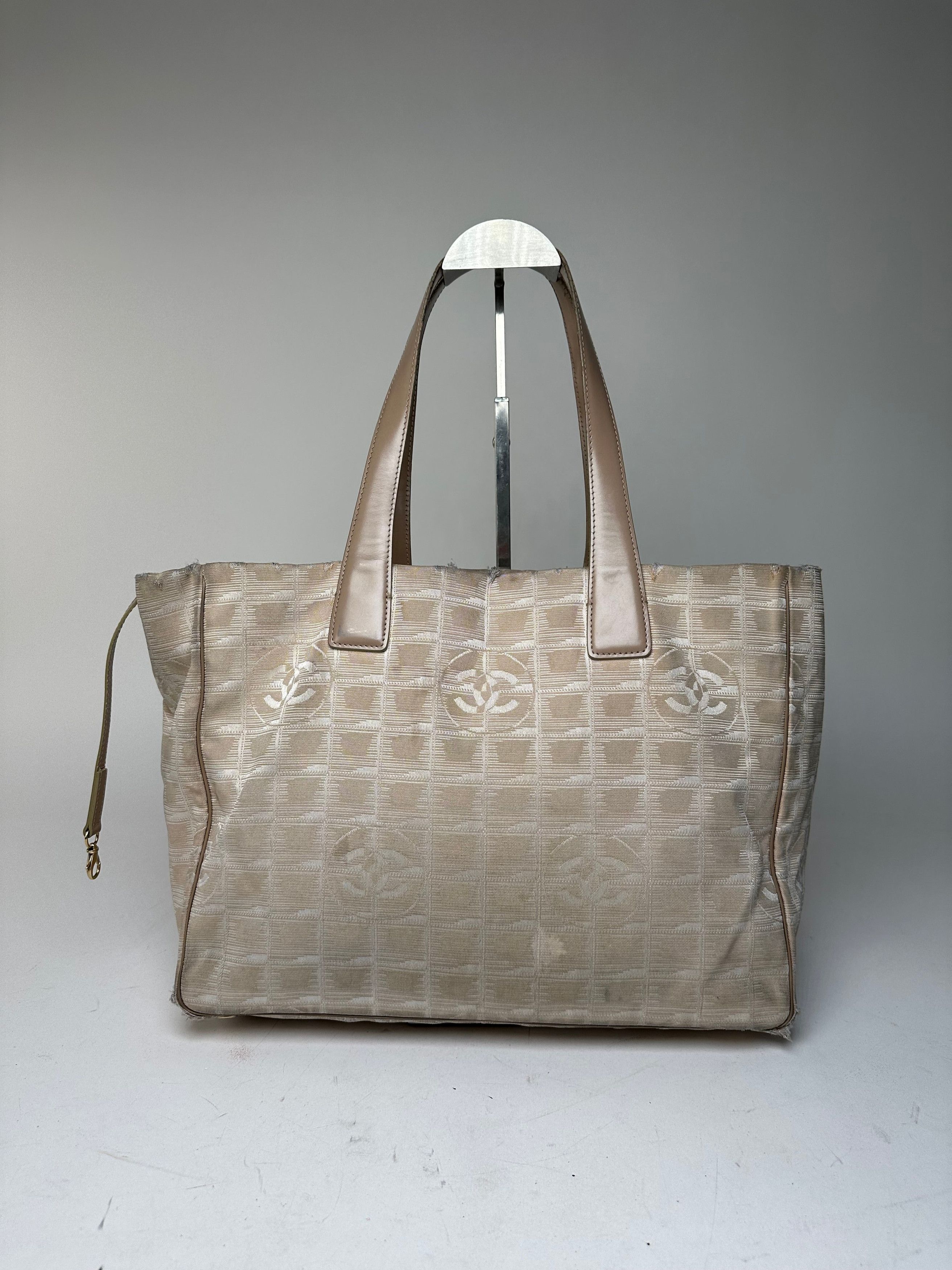Chanel Vintage Monogram New Travel Line Canvas Leather Tote Bag Bei Size ONE SIZE - 9 Thumbnail