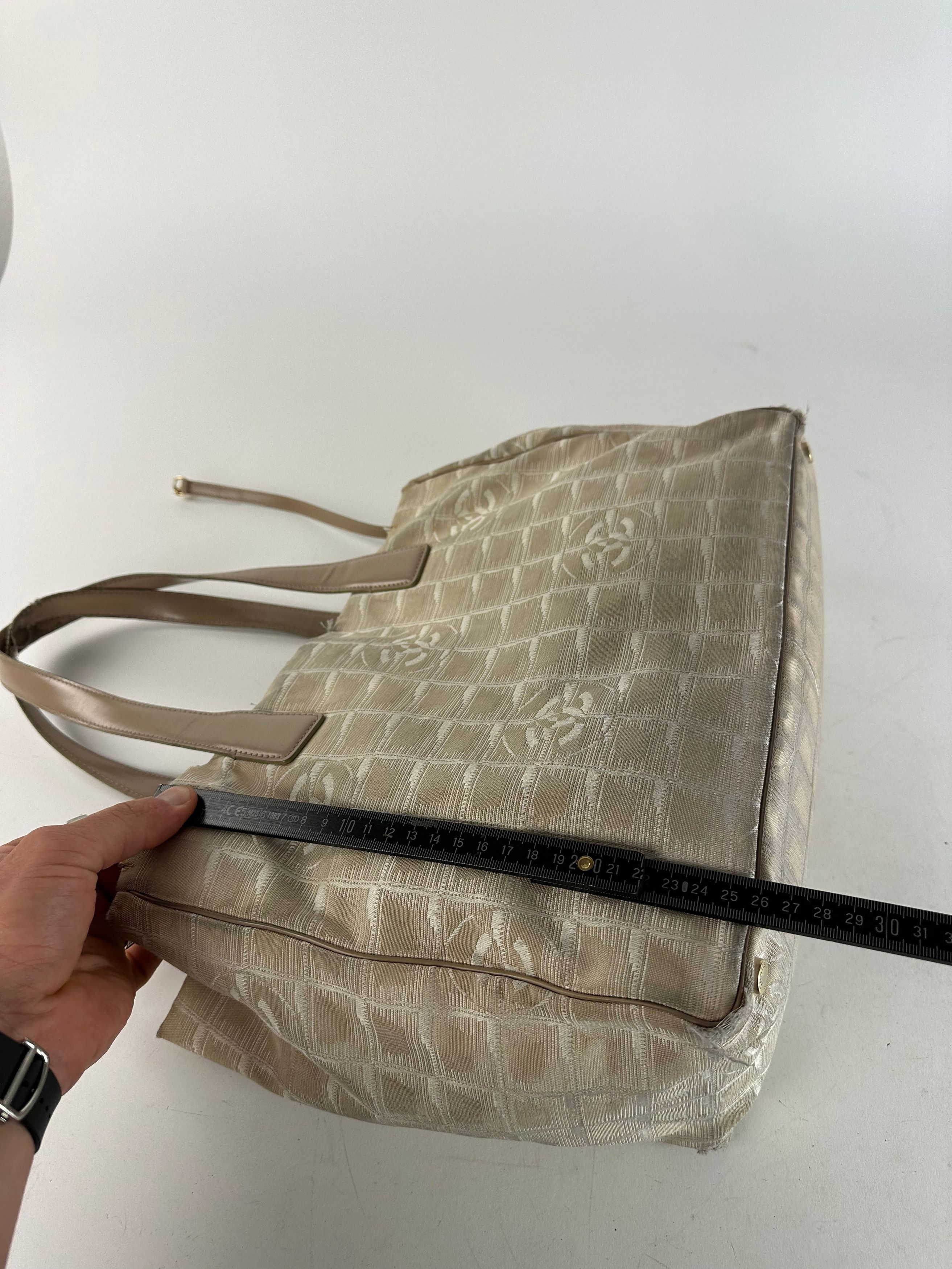 Chanel Vintage Monogram New Travel Line Canvas Leather Tote Bag Bei Size ONE SIZE - 11 Thumbnail