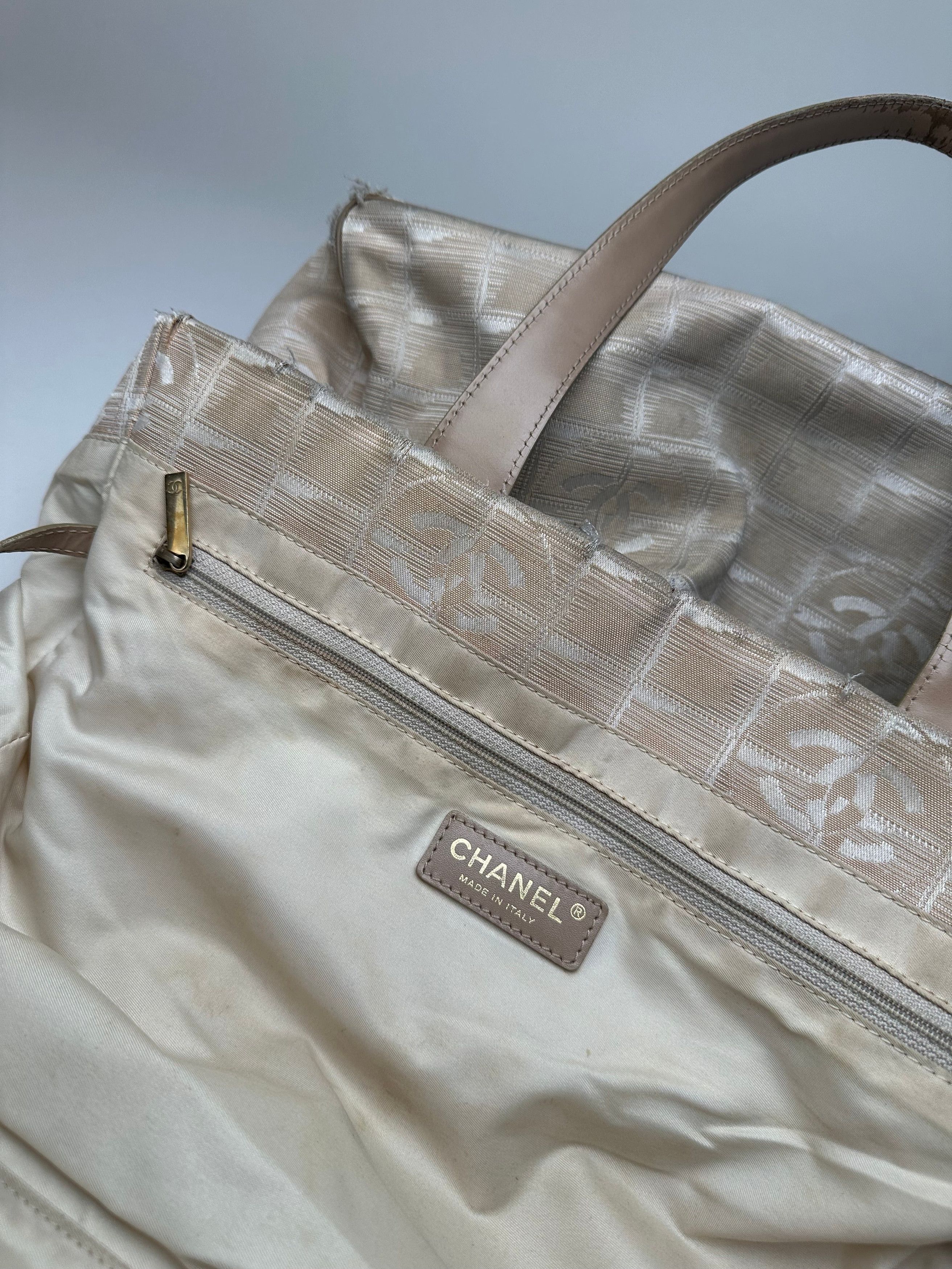 Chanel Vintage Monogram New Travel Line Canvas Leather Tote Bag Bei Size ONE SIZE - 4 Thumbnail