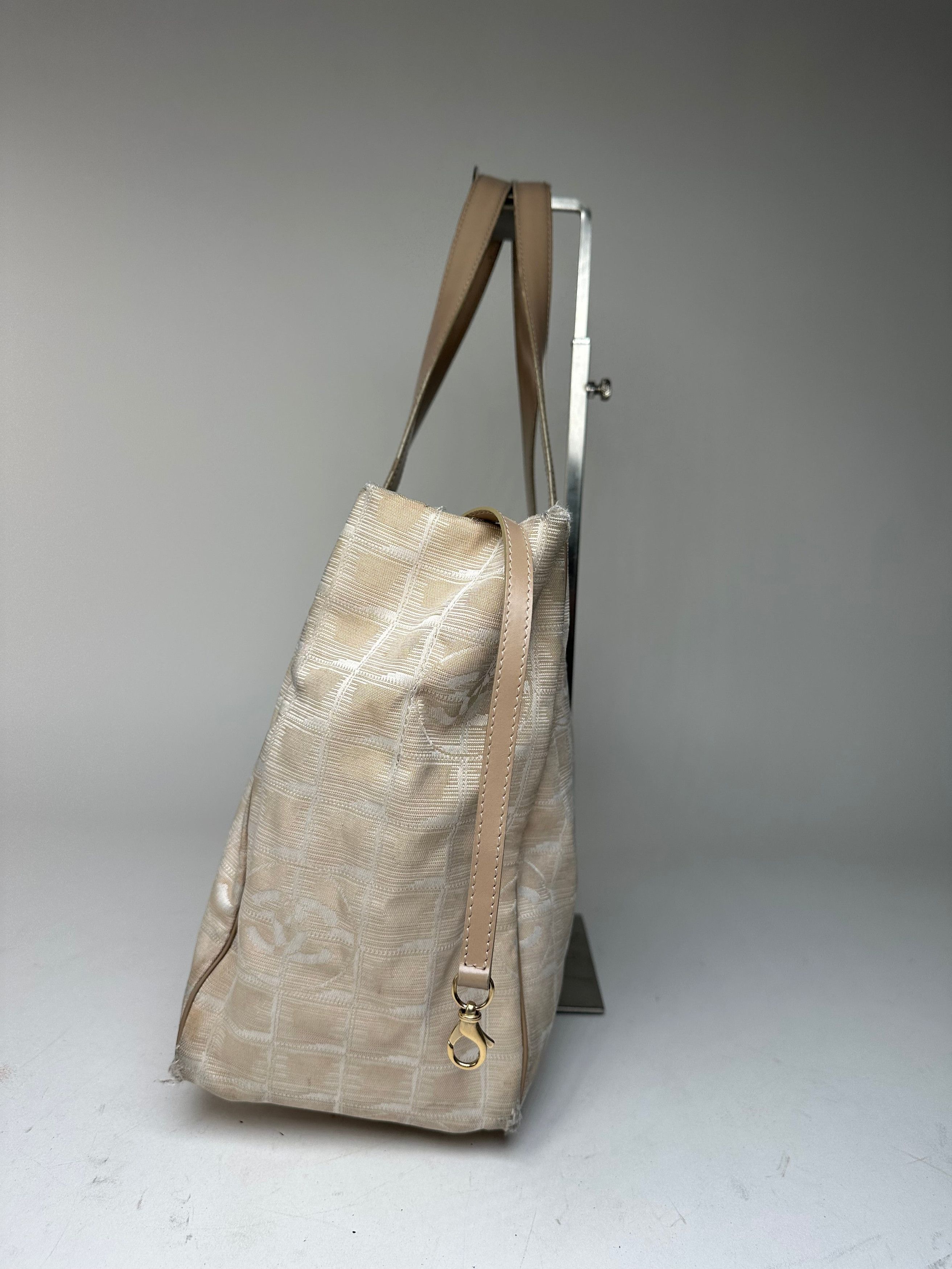 Chanel Vintage Monogram New Travel Line Canvas Leather Tote Bag Bei Size ONE SIZE - 8 Thumbnail