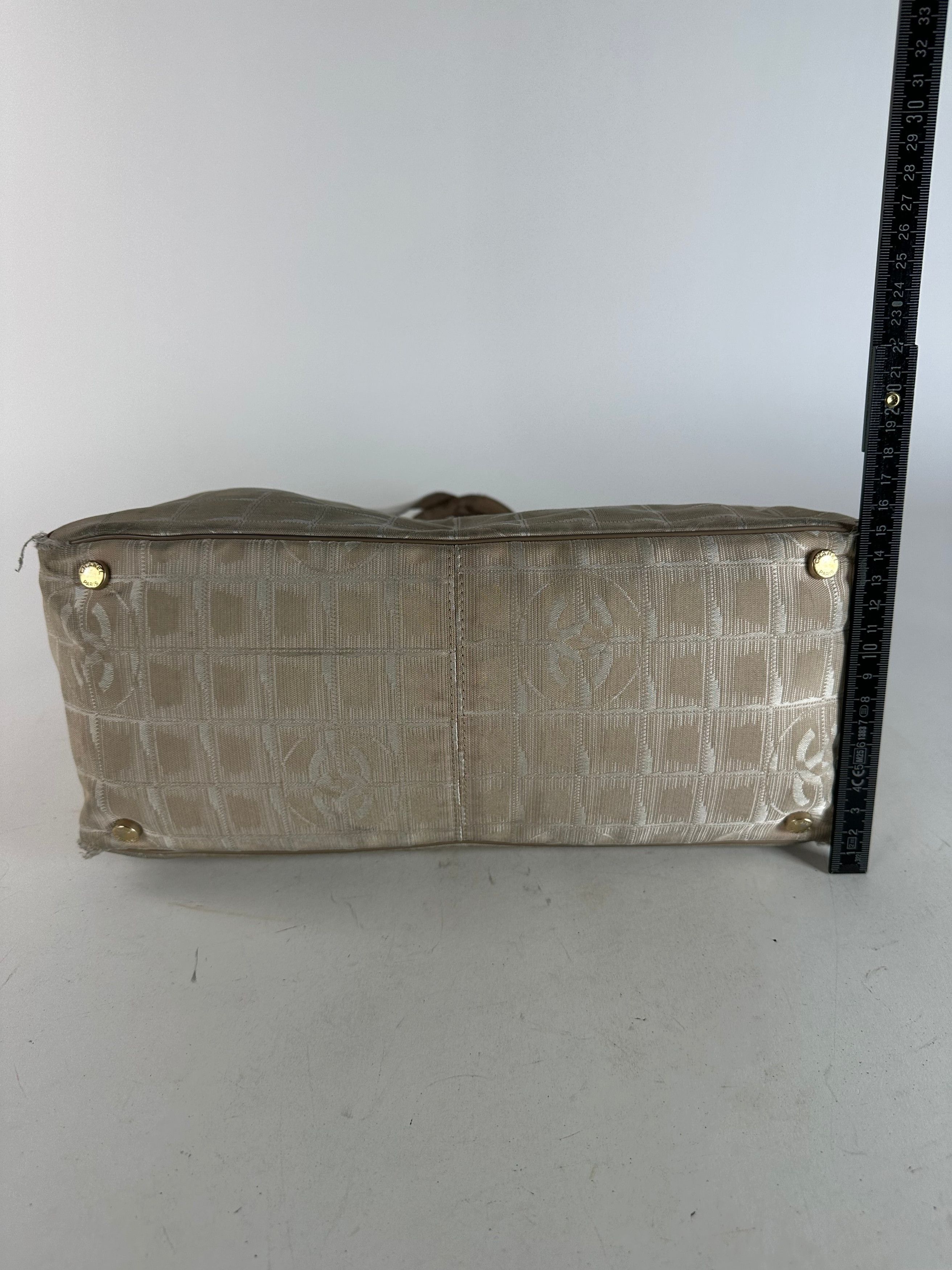 Chanel Vintage Monogram New Travel Line Canvas Leather Tote Bag Bei Size ONE SIZE - 12 Thumbnail