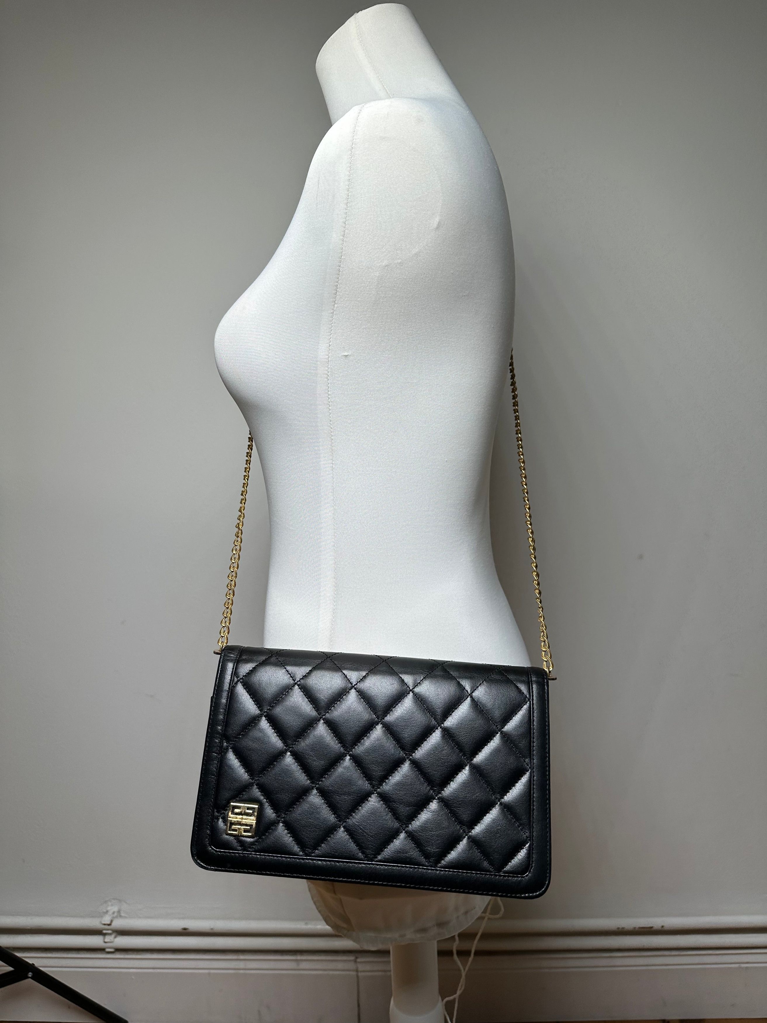 Givenchy Vintage 4G Leather Shoulder Bag Black Size ONE SIZE - 4 Thumbnail