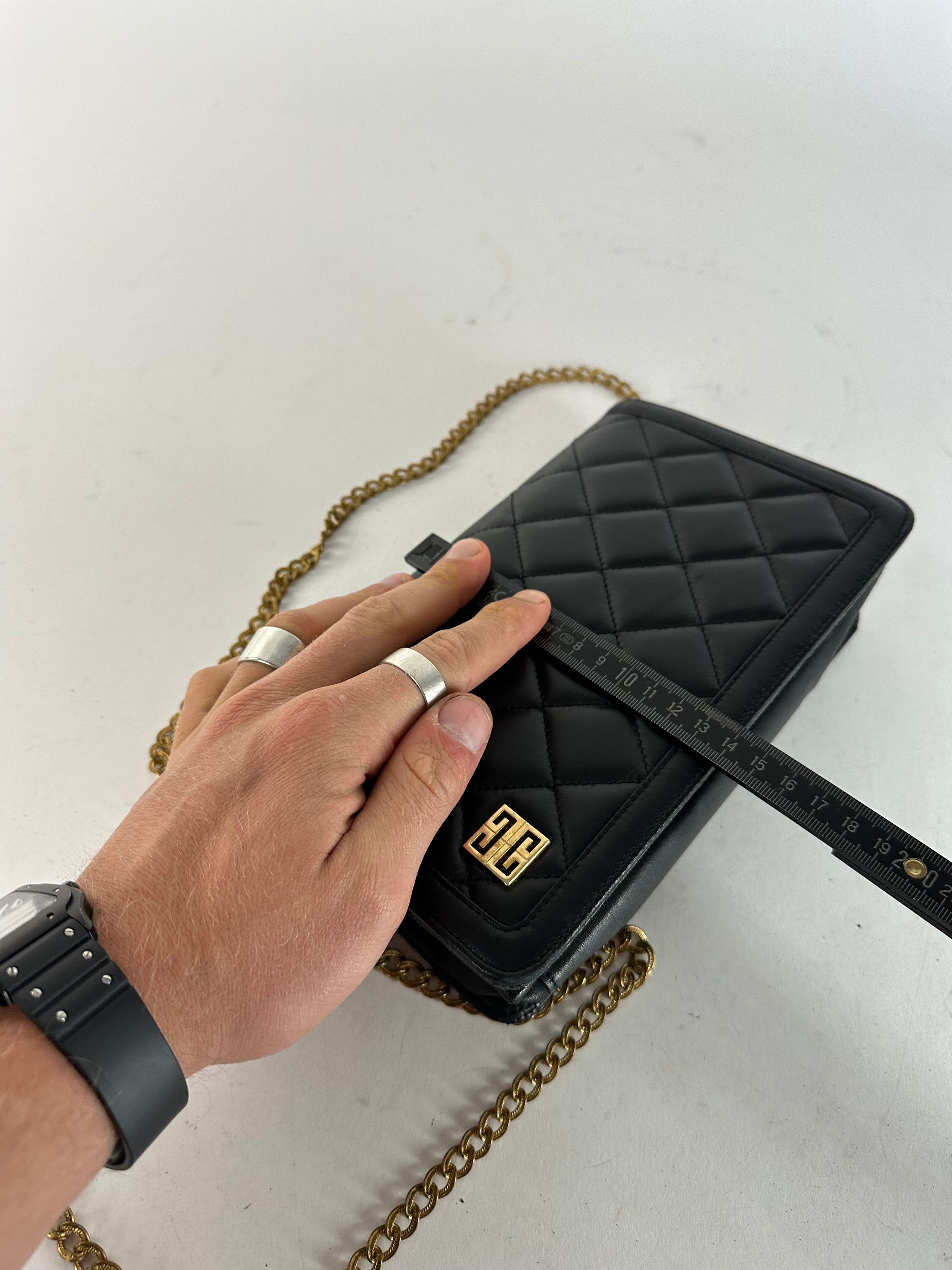 Givenchy Vintage 4G Leather Shoulder Bag Black Size ONE SIZE - 12 Thumbnail