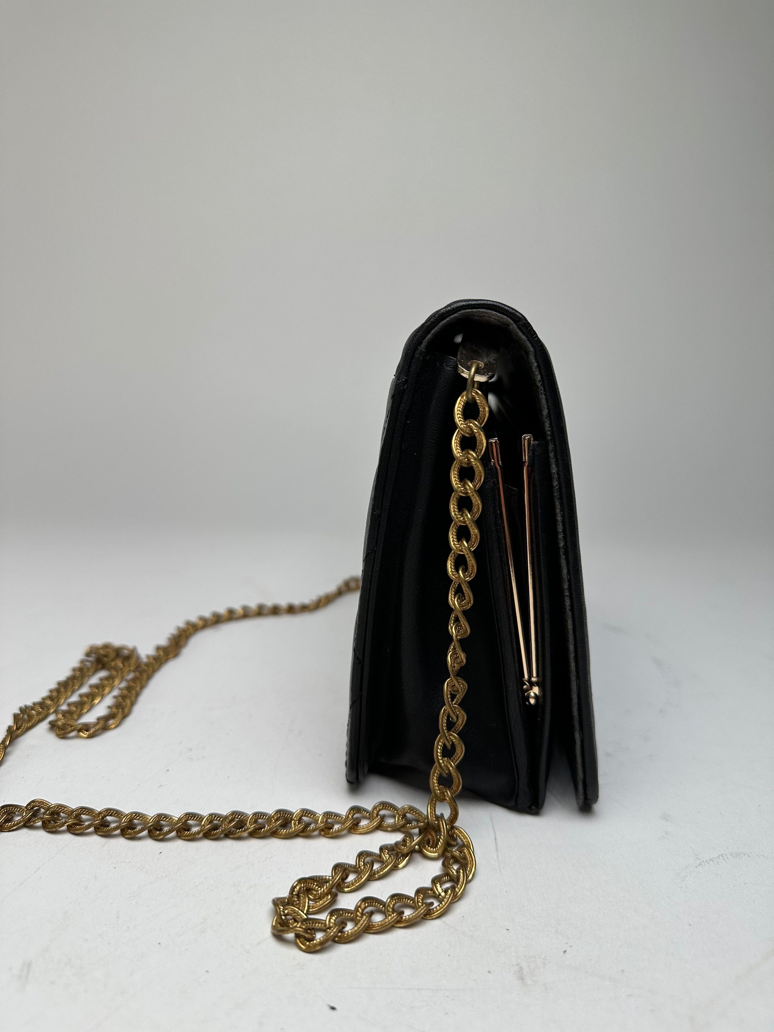 Givenchy Vintage 4G Leather Shoulder Bag Black Size ONE SIZE - 8 Thumbnail