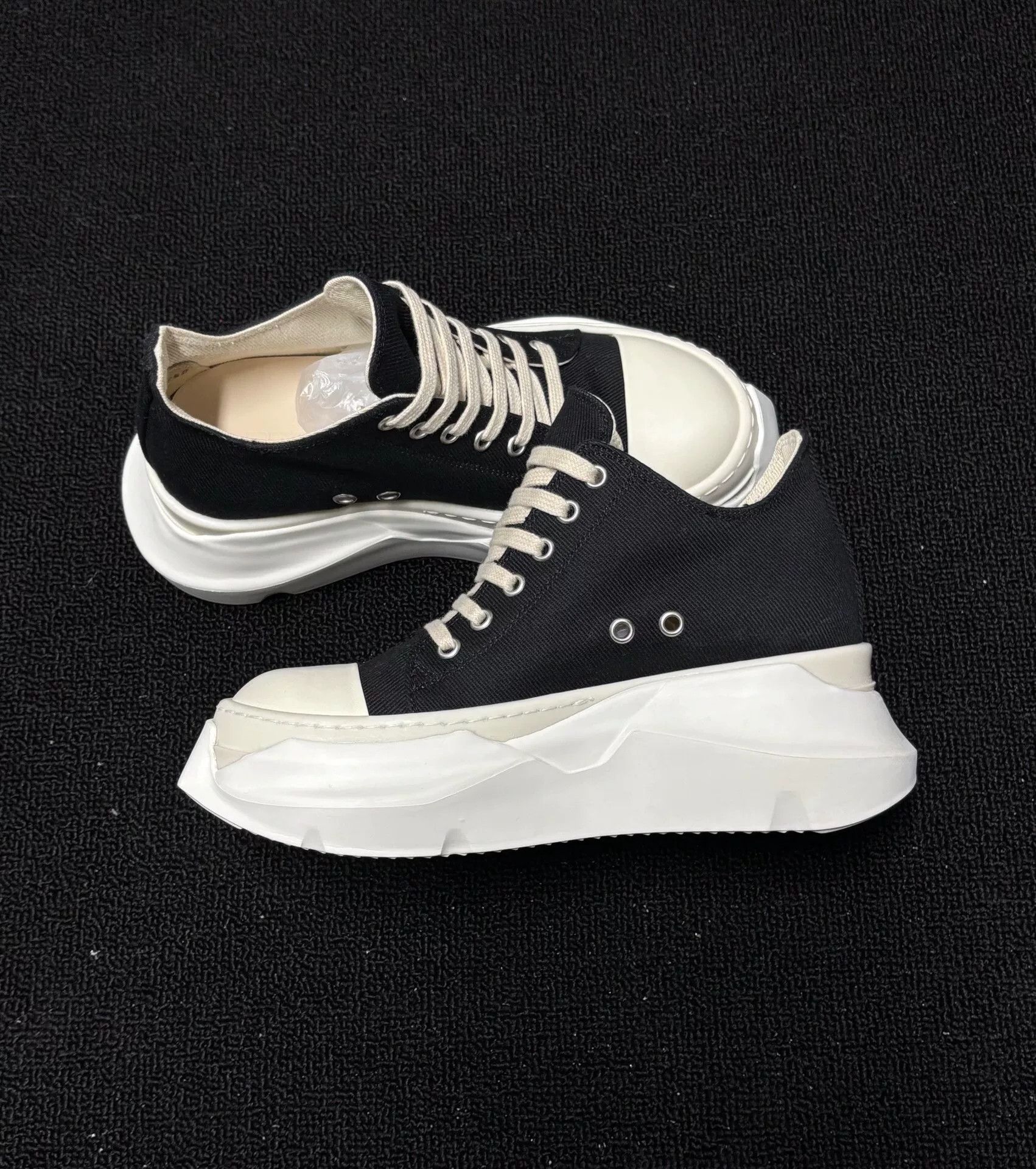 Rick Owens Rick Owens Black Lowtop Sneakers 35 Men Size US 5 / EU 37 - 6 Thumbnail