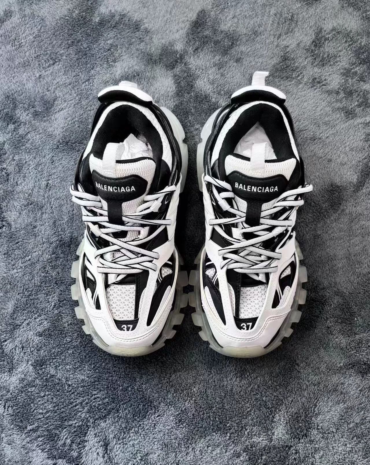Balenciaga Balenciaga Patchwork Black Lowtop Sneakers 37 Men Size US 5 / EU 37 - 2 Thumbnail