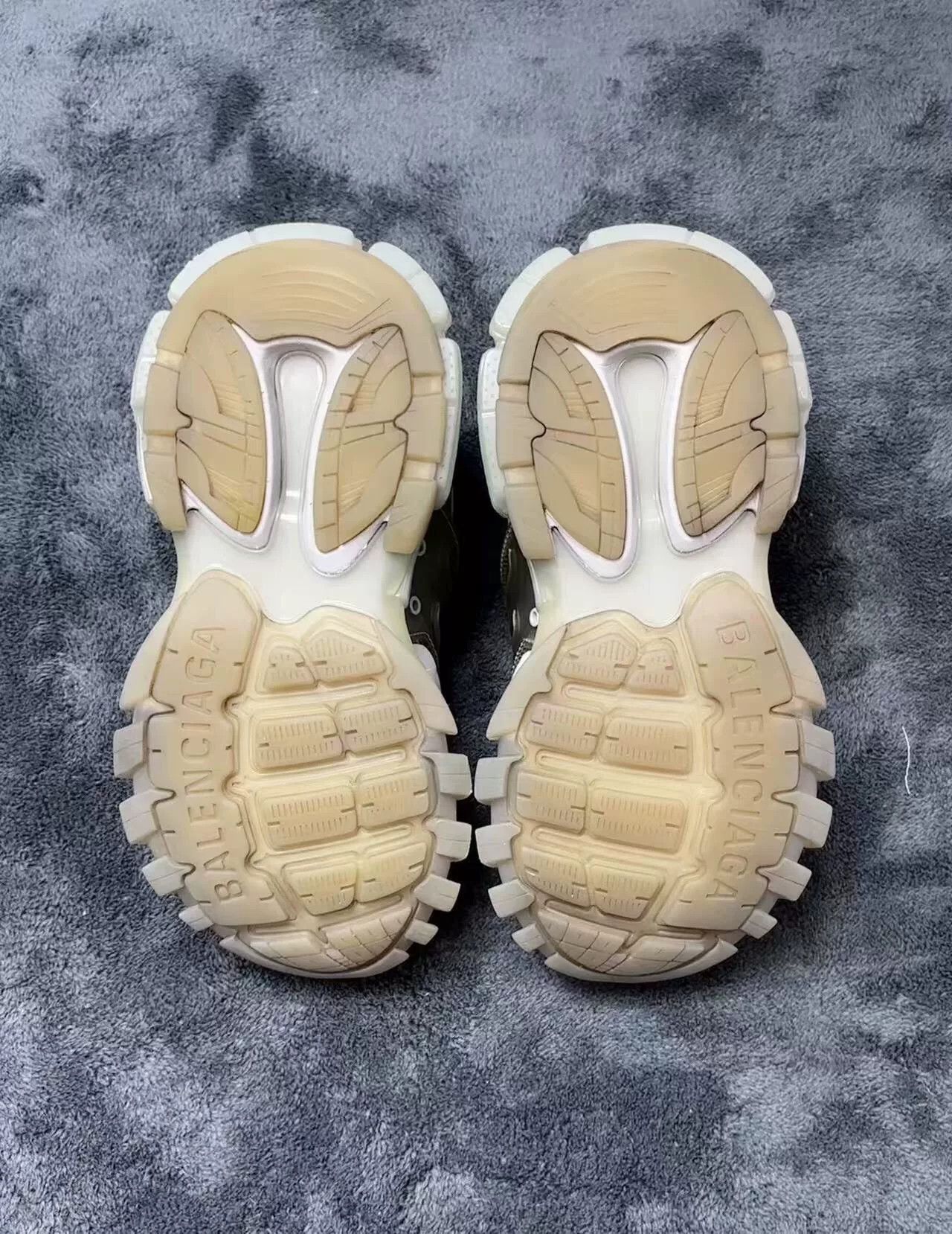 Balenciaga Balenciaga Patchwork White Lowtop Sneakers 36 Men Size US 5 / EU 37 - 8 Thumbnail
