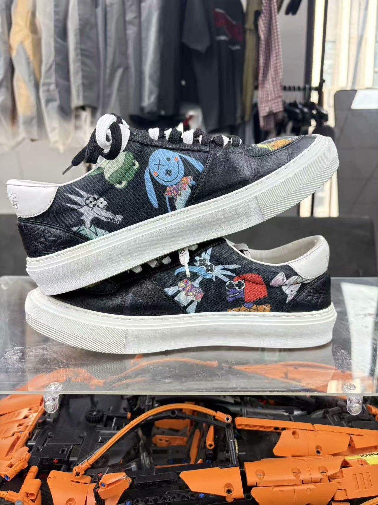 Louis Vuitton Louis Vuitton Graphic Black Lowtop Sneakers 40 Men Size US 7.5 / EU 40-41 - 5 Thumbnail