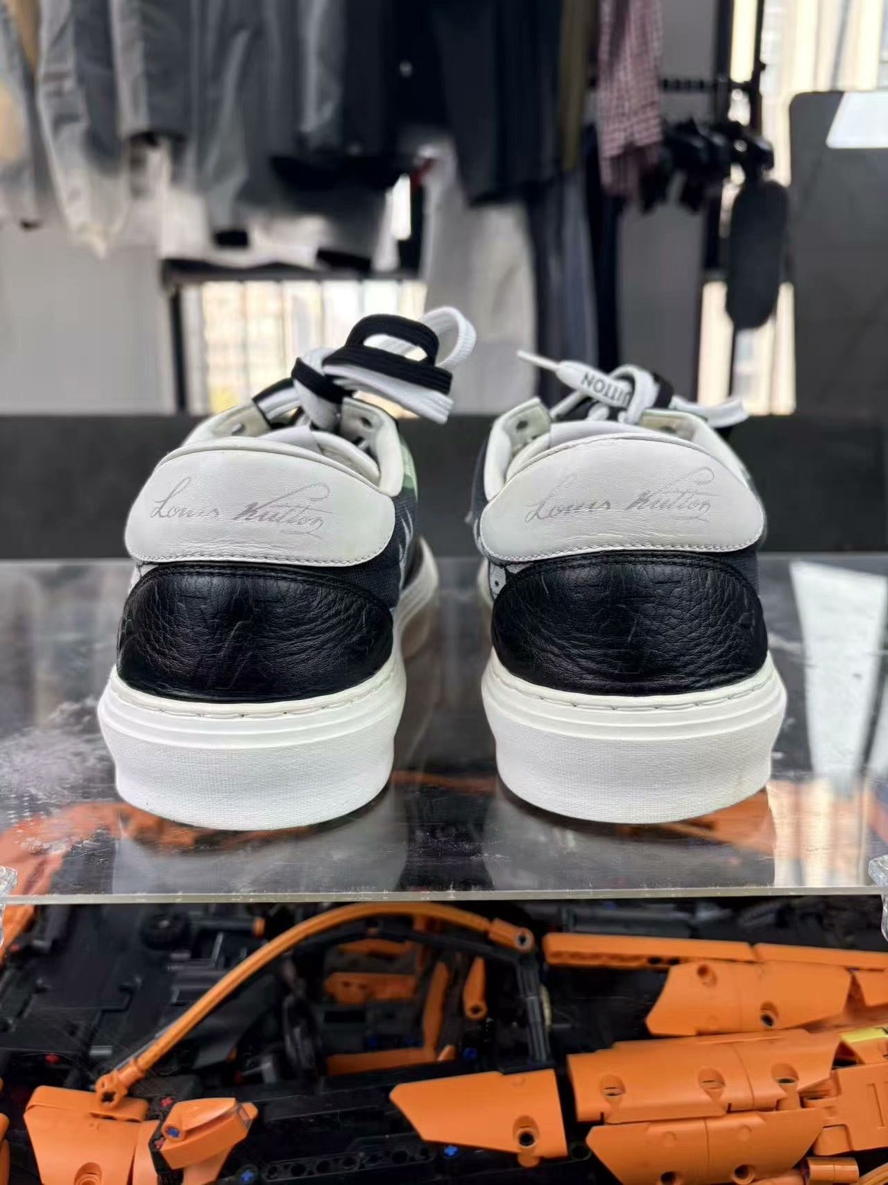 Louis Vuitton Louis Vuitton Graphic Black Lowtop Sneakers 40 Men Size US 7.5 / EU 40-41 - 3 Thumbnail