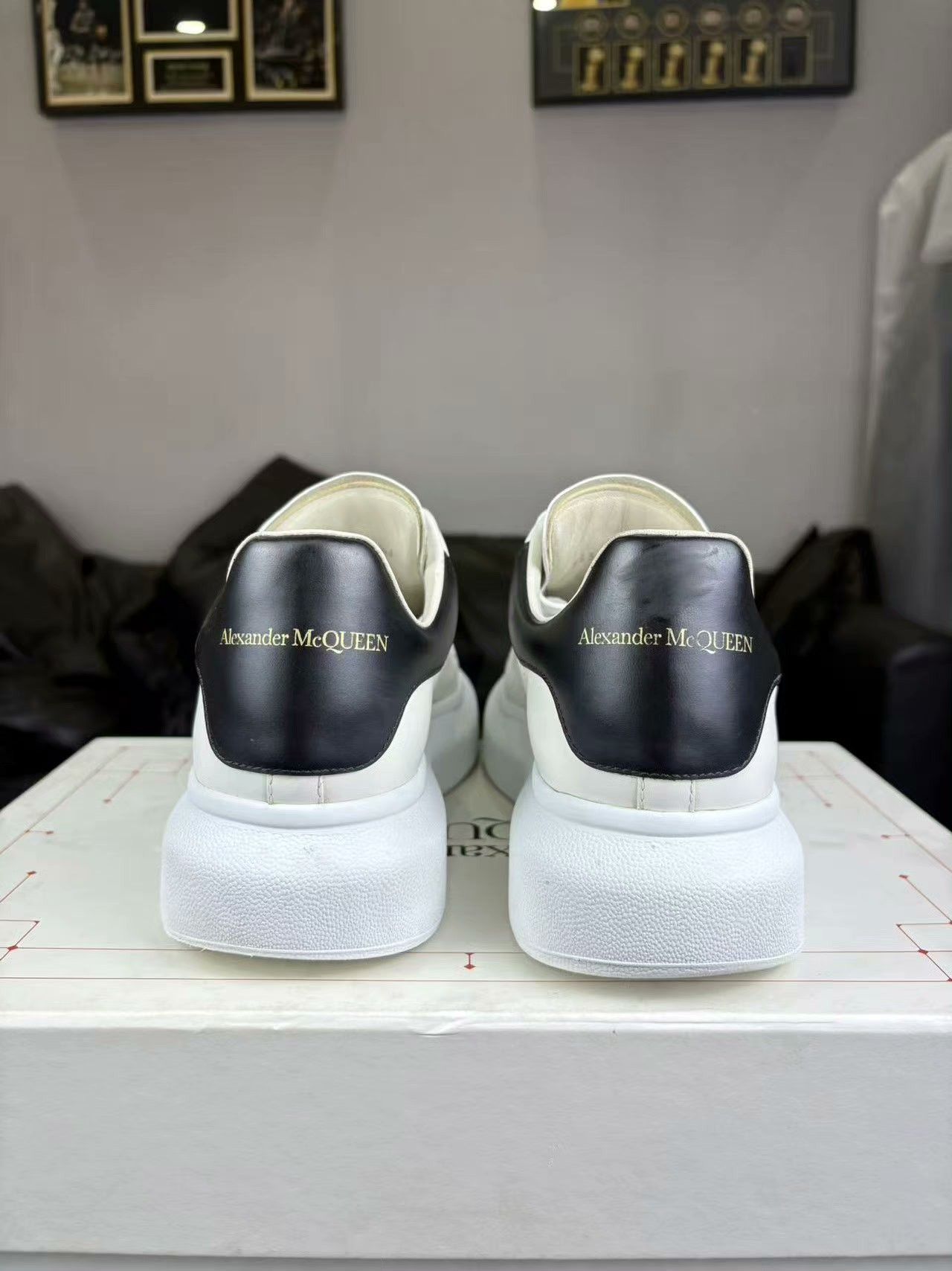Alexander McQueen Alexander McQueen Black Lowtop Sneakers 39 Men Size US 6.5 / EU 39-40 - 3 Thumbnail