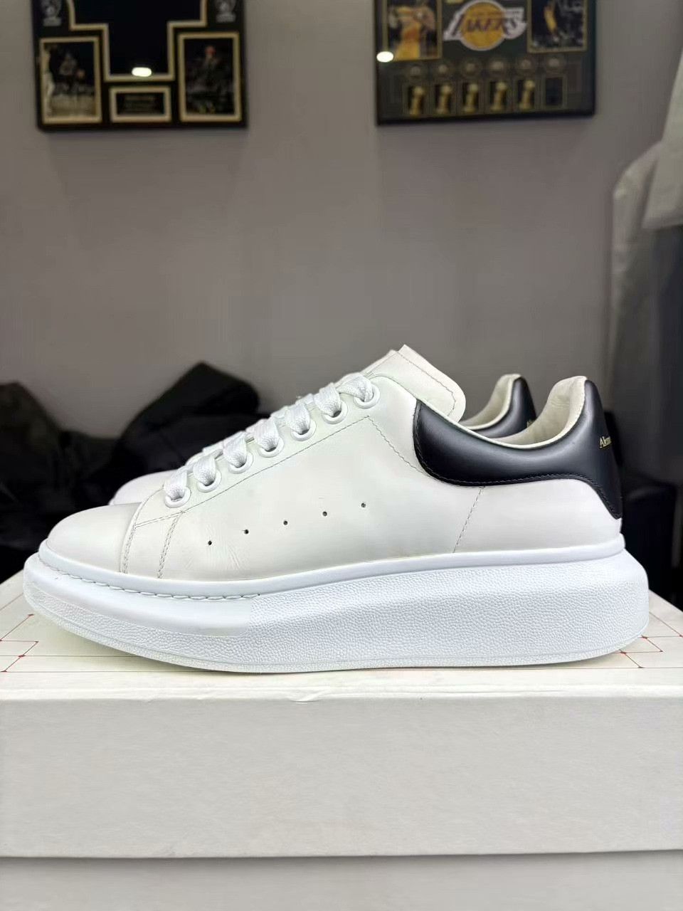 Alexander McQueen Alexander McQueen Black Lowtop Sneakers 39 Men Size US 6.5 / EU 39-40 - 7 Thumbnail