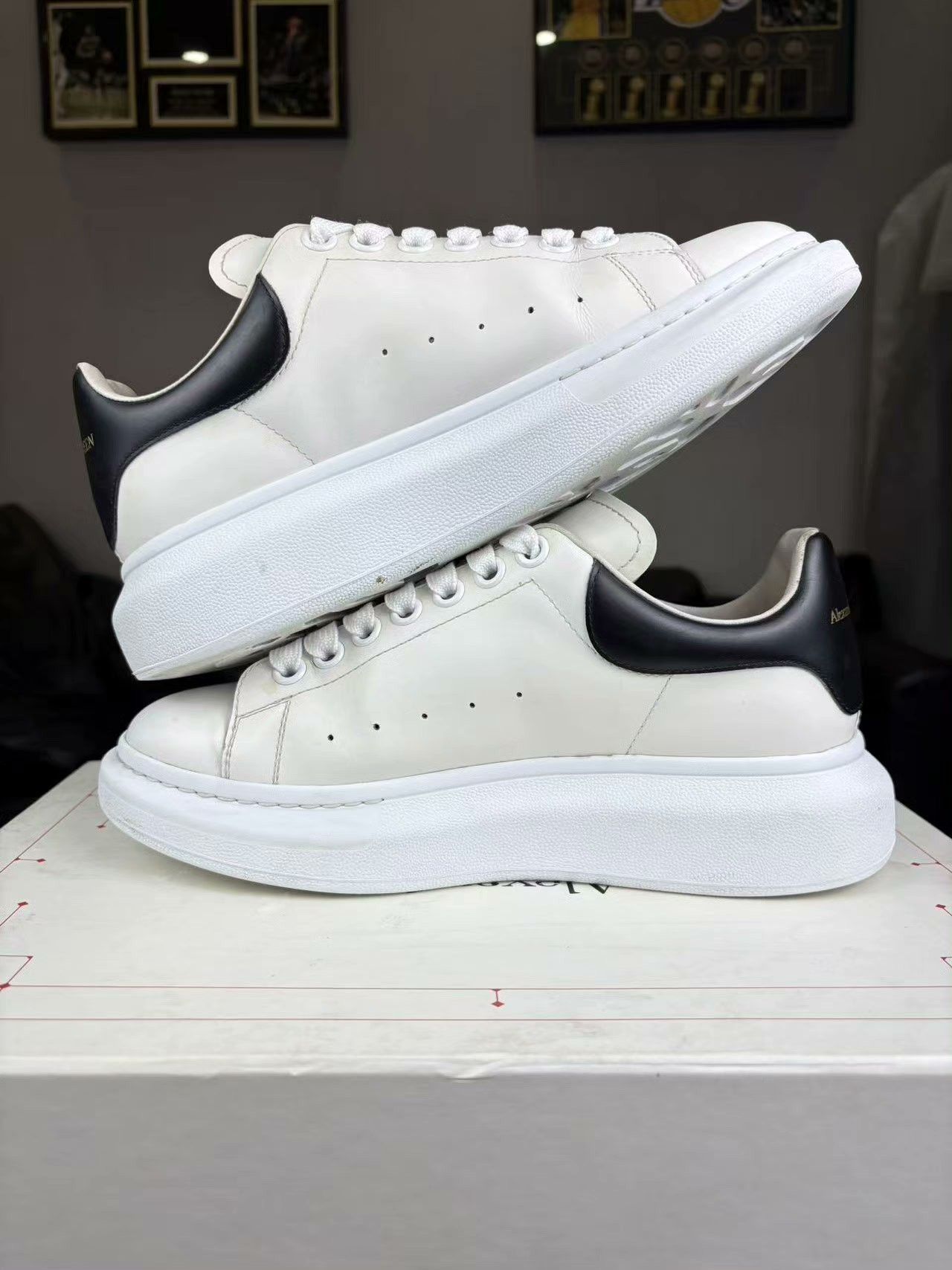 Alexander McQueen Alexander McQueen Black Lowtop Sneakers 39 Men Size US 6.5 / EU 39-40 - 5 Thumbnail
