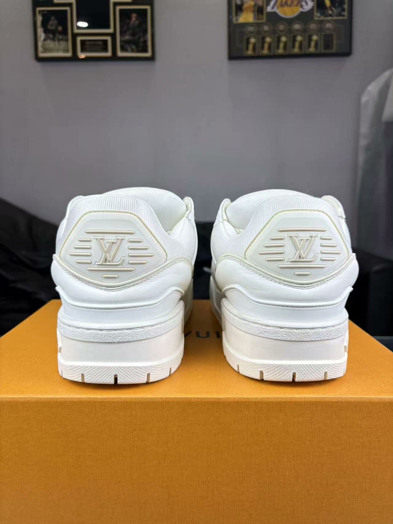 Louis Vuitton Louis Vuitton Training White Lowtop Sneakers 41 Men Size US 8.5 / EU 41-42 - 3 Thumbnail