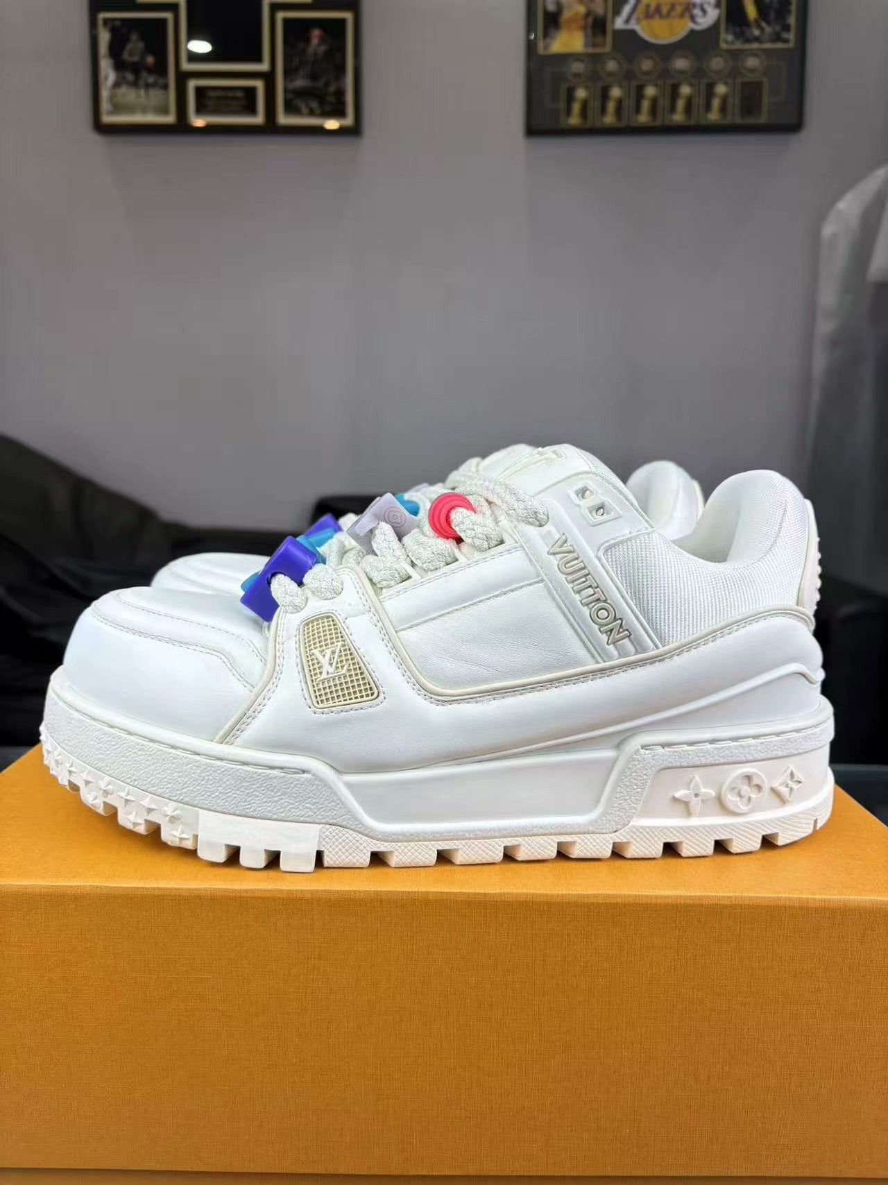 Louis Vuitton Louis Vuitton Training White Lowtop Sneakers 41 Men Size US 8.5 / EU 41-42 - 7 Thumbnail