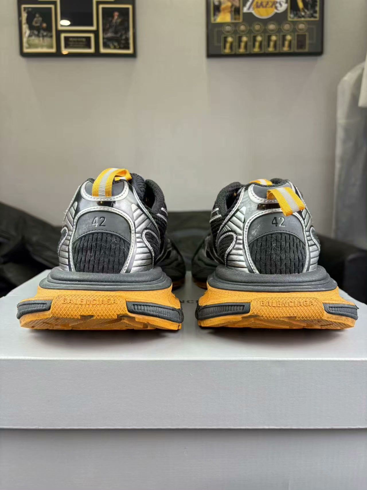 Balenciaga Balenciaga Orange Lowtop Sneakers XXXL Men Size US 10 / EU 43 - 3 Thumbnail