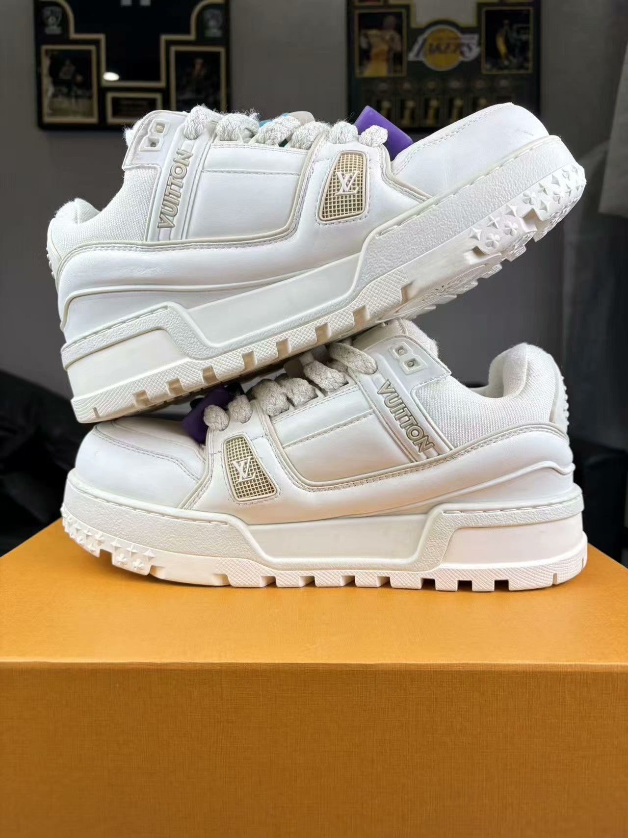 Louis Vuitton Louis Vuitton Training White Lowtop Sneakers 40 Men Size US 7.5 / EU 40-41 - 5 Thumbnail