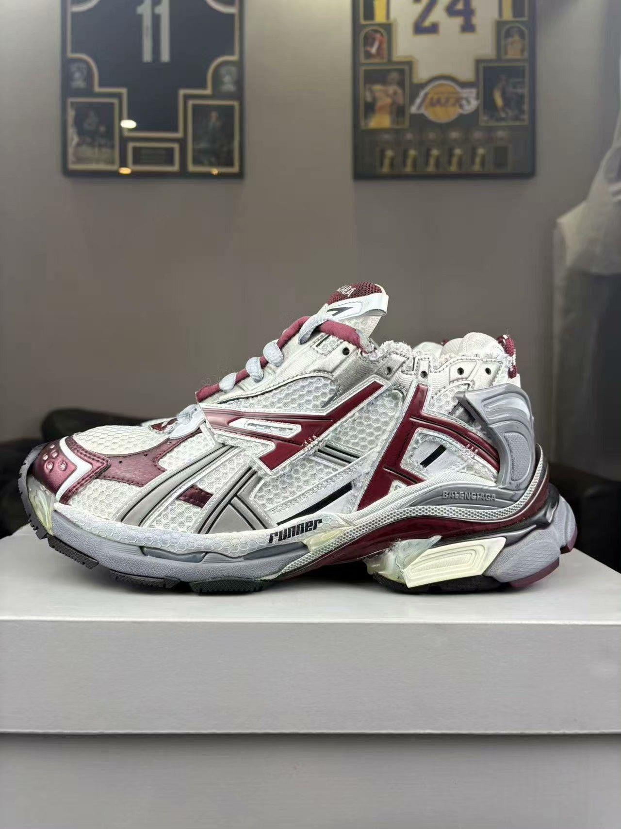 Balenciaga Balenciaga Running Red Lowtop Sneakers 41 Men Size US 8.5 / EU 41-42 - 7 Thumbnail
