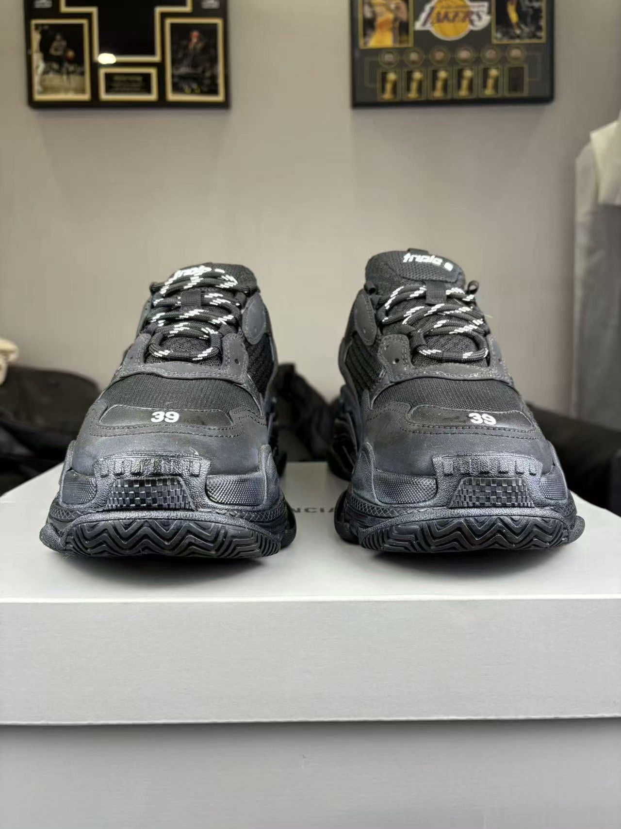 Balenciaga Balenciaga Black Lowtop Sneakers 39 Men Size US 6.5 / EU 39-40 - 2 Thumbnail