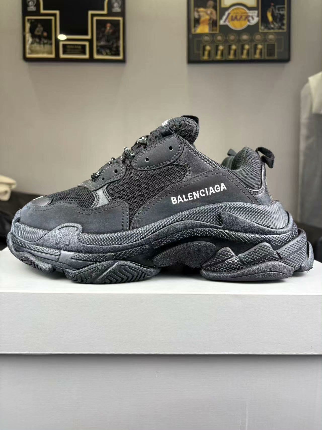 Balenciaga Balenciaga Black Lowtop Sneakers 39 Men Size US 6.5 / EU 39-40 - 7 Thumbnail
