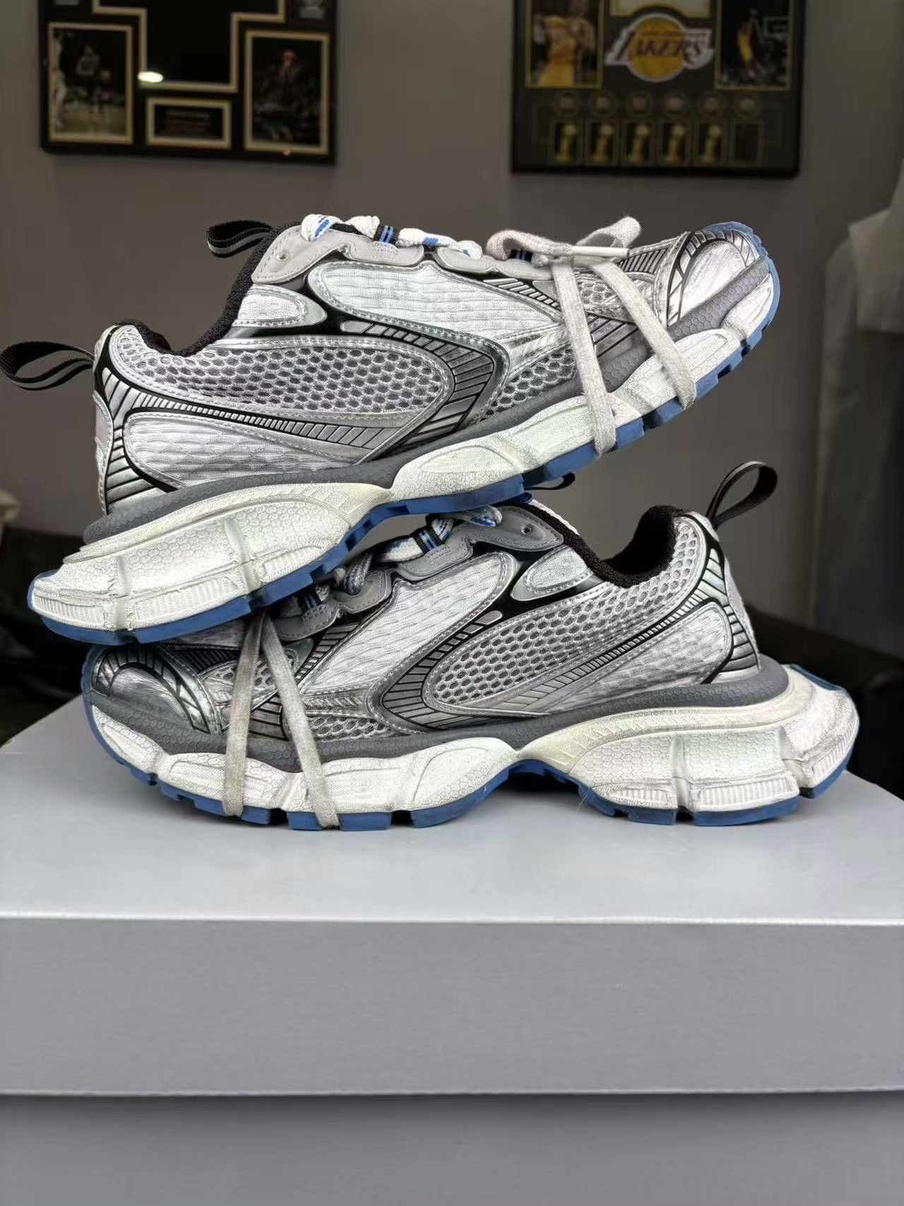 Balenciaga Balenciaga Silver Lowtop Sneakers XXXL Women Size US 8 / IT 38 - 5 Thumbnail