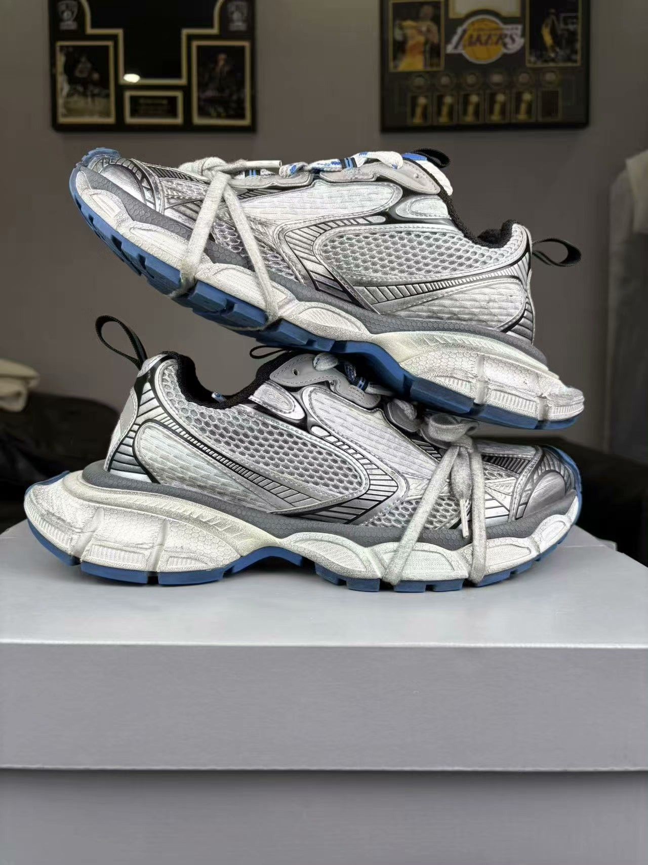 Balenciaga Balenciaga Silver Lowtop Sneakers XXXL Women Size US 8 / IT 38 - 6 Thumbnail