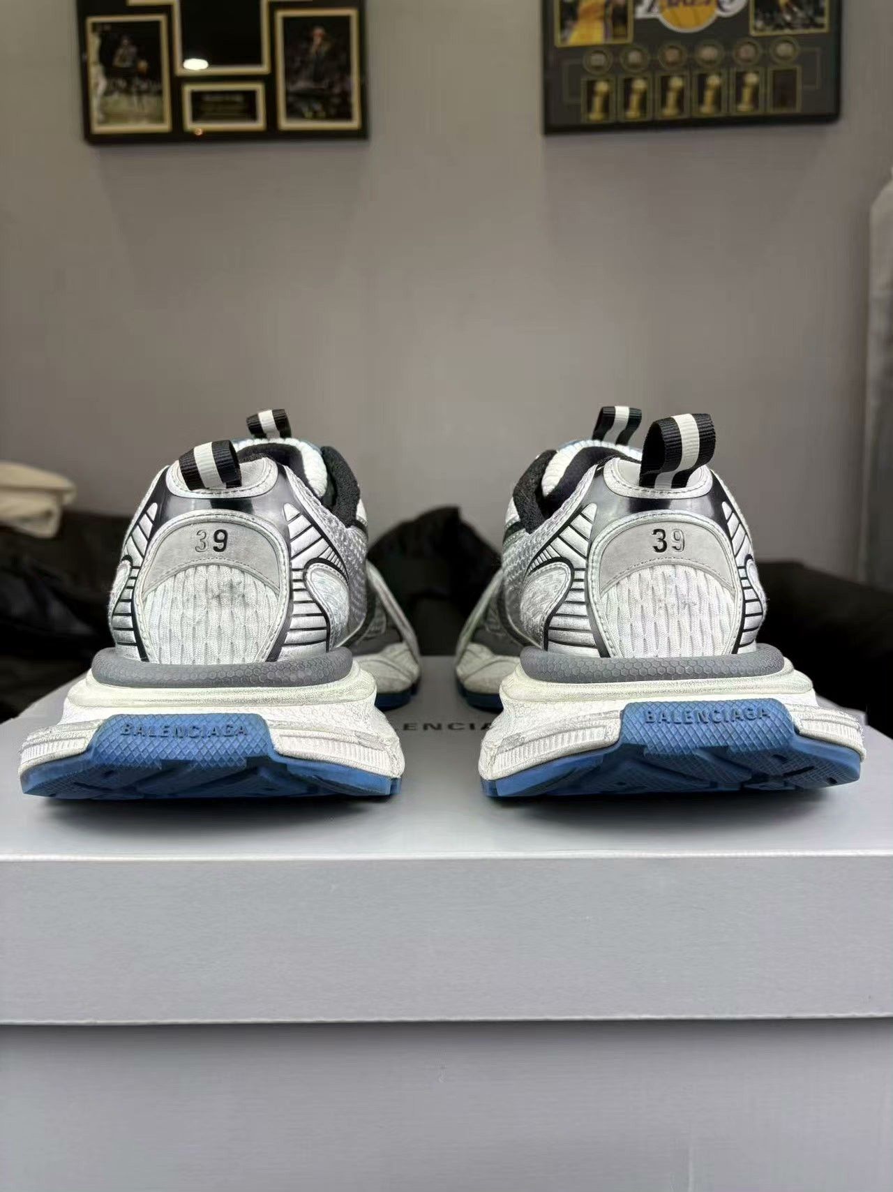 Balenciaga Balenciaga Silver Lowtop Sneakers XXXL Women Size US 8 / IT 38 - 3 Thumbnail