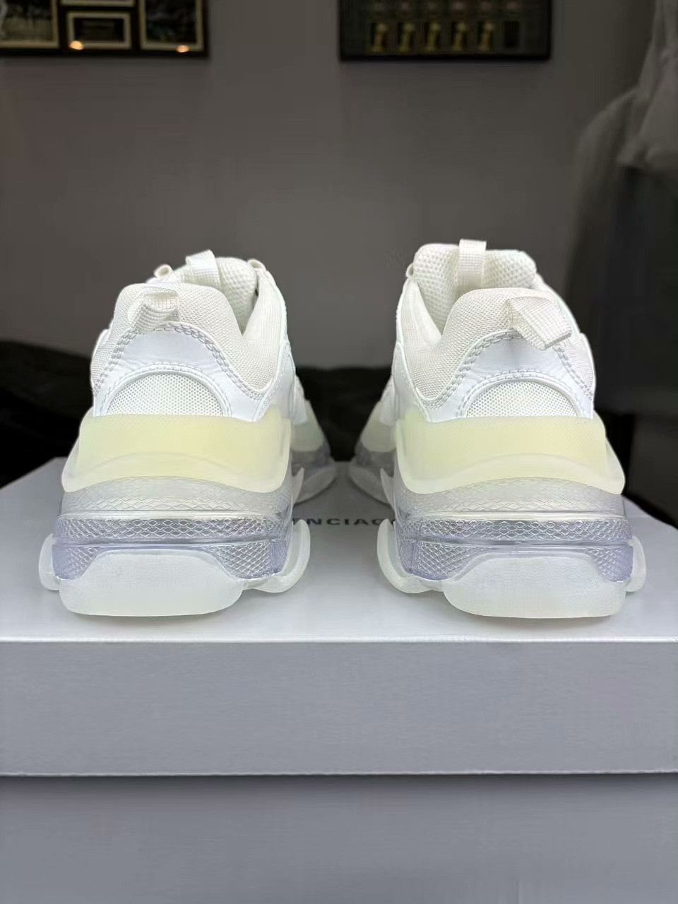 Balenciaga Balenciaga Clear White Lowtop Sneakers 37 Women Size US 6.5 / IT 36.5 - 3 Thumbnail