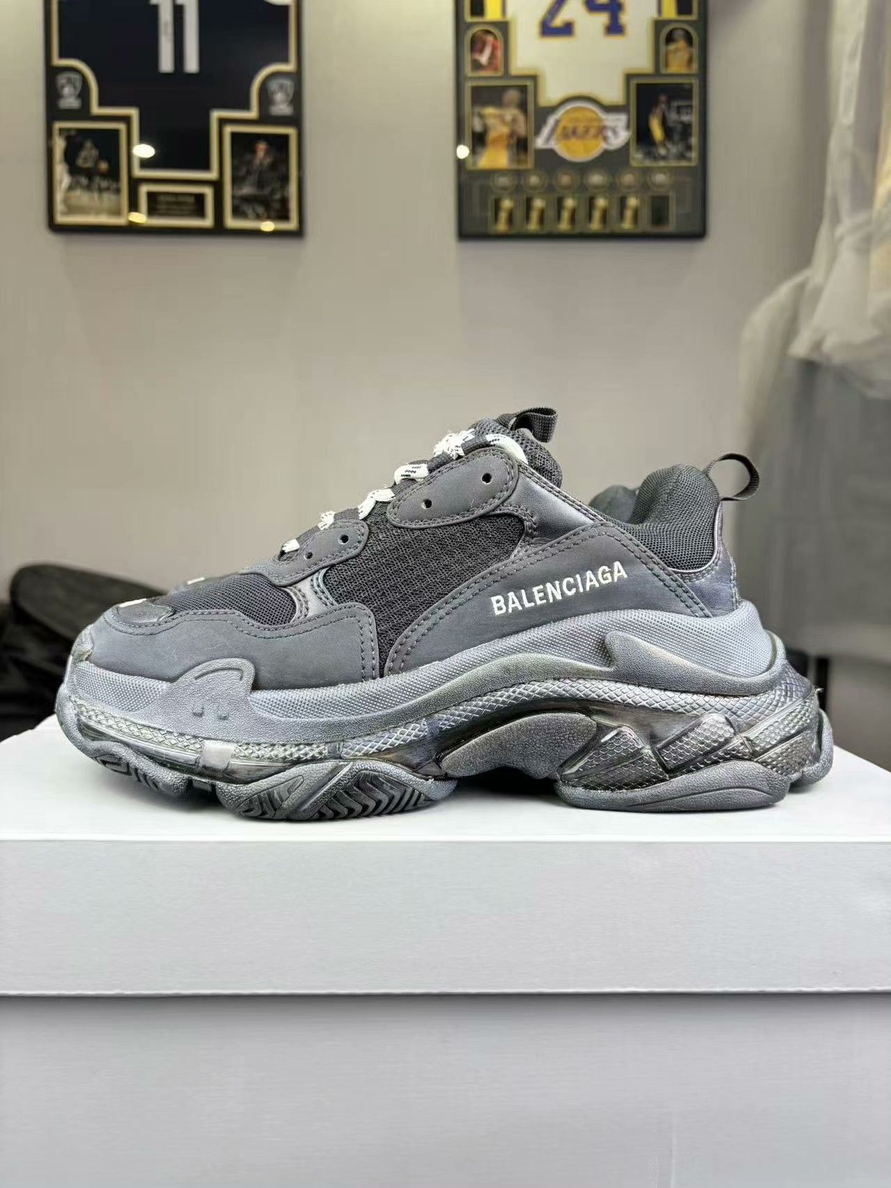 Balenciaga Balenciaga Black Lowtop Sneakers 38 Men Size US 6 / EU 39 - 7 Thumbnail
