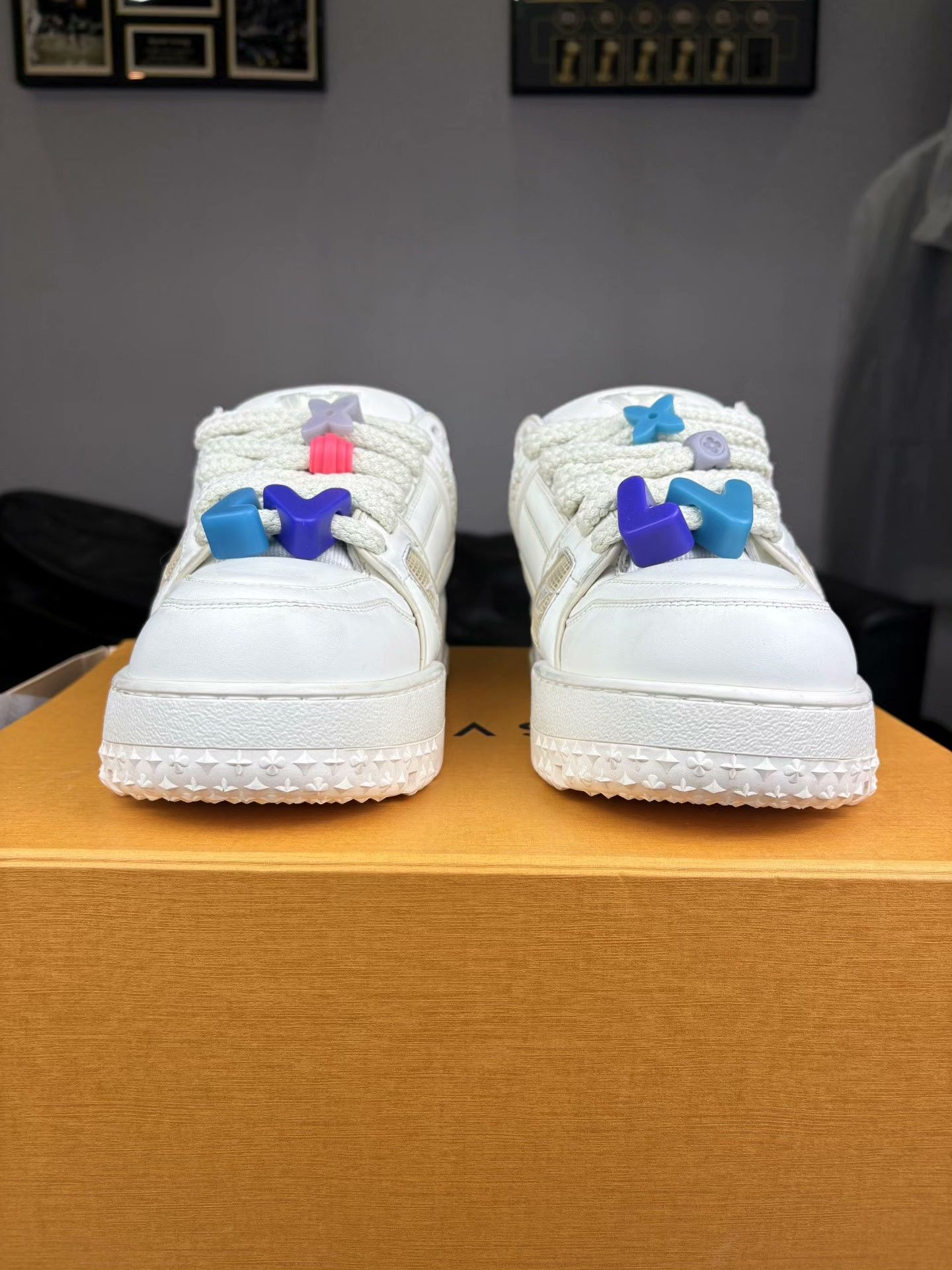 Louis Vuitton Louis Vuitton Training White Lowtop Sneakers 37 Women Size US 6.5 / IT 36.5 - 2 Thumbnail