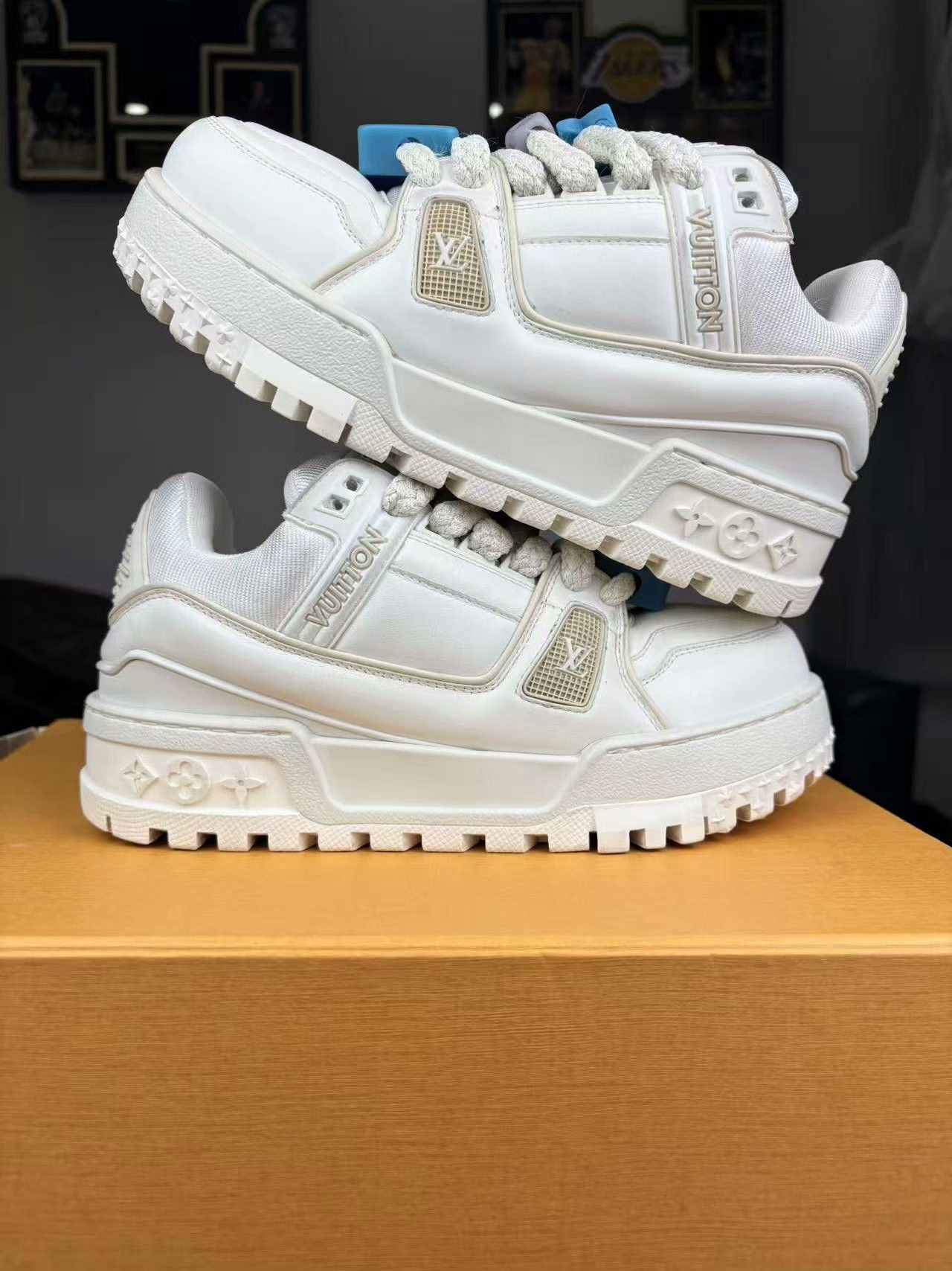 Louis Vuitton Louis Vuitton Training White Lowtop Sneakers 37 Women Size US 6.5 / IT 36.5 - 6 Thumbnail